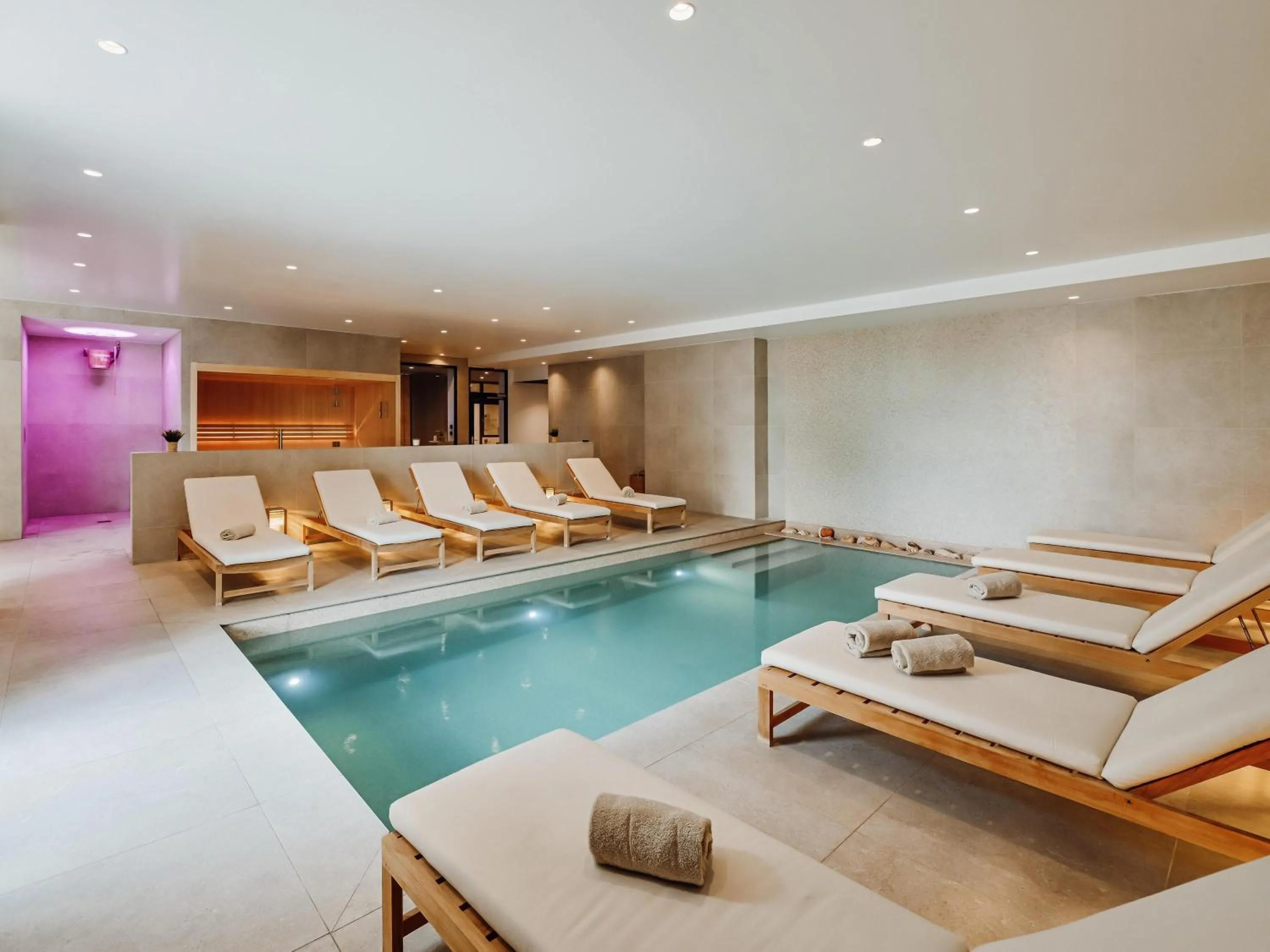 Spa and wellness centre/facilities in Mercure Avignon Gare TGV