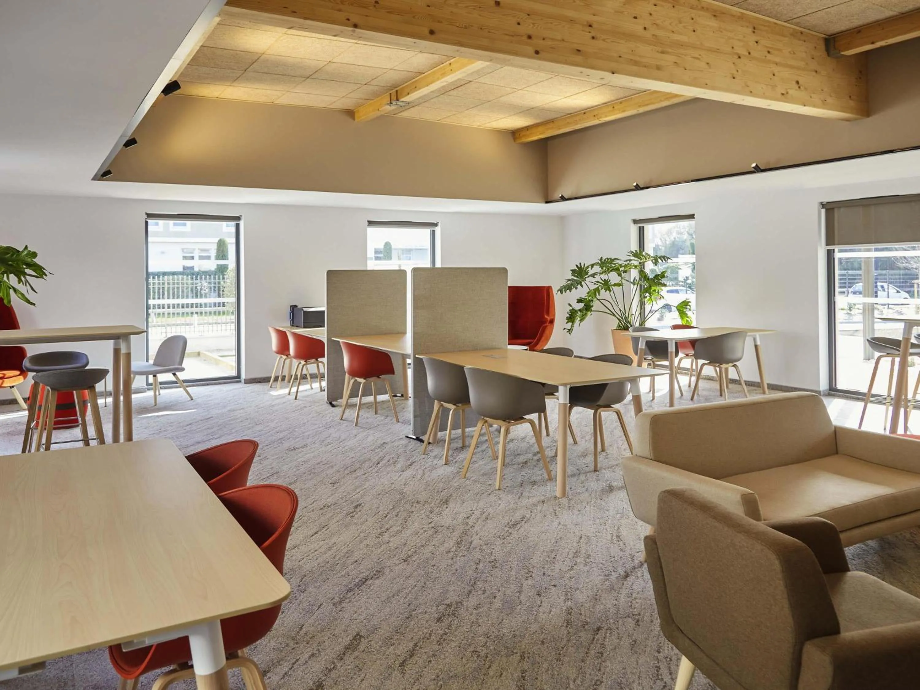 Meeting/conference room in Mercure Avignon Gare TGV