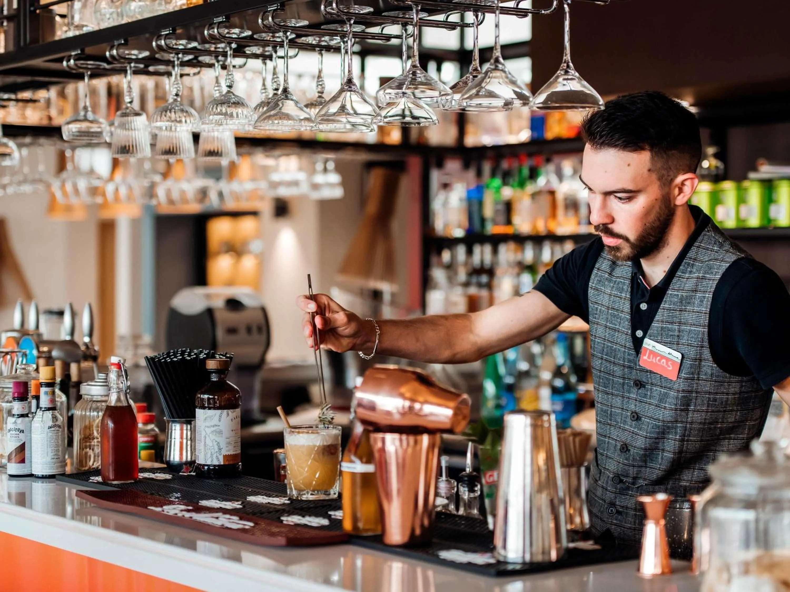 Lounge or bar in Mercure Avignon Gare TGV