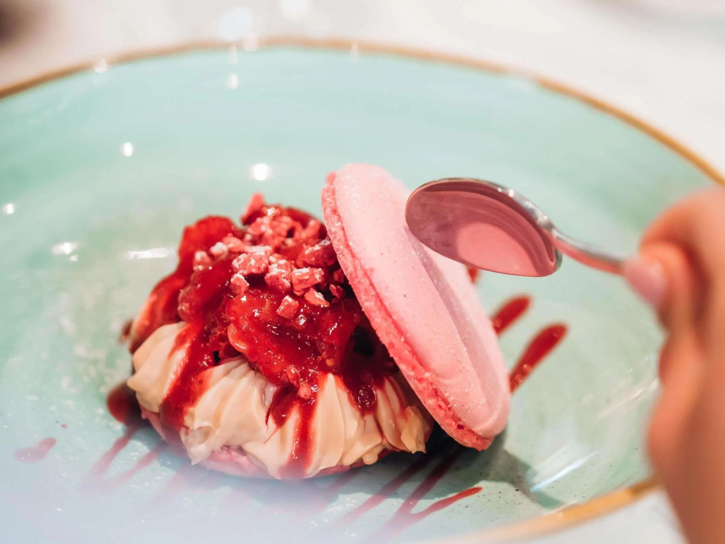 Restaurant/places to eat in Mercure Avignon Gare TGV