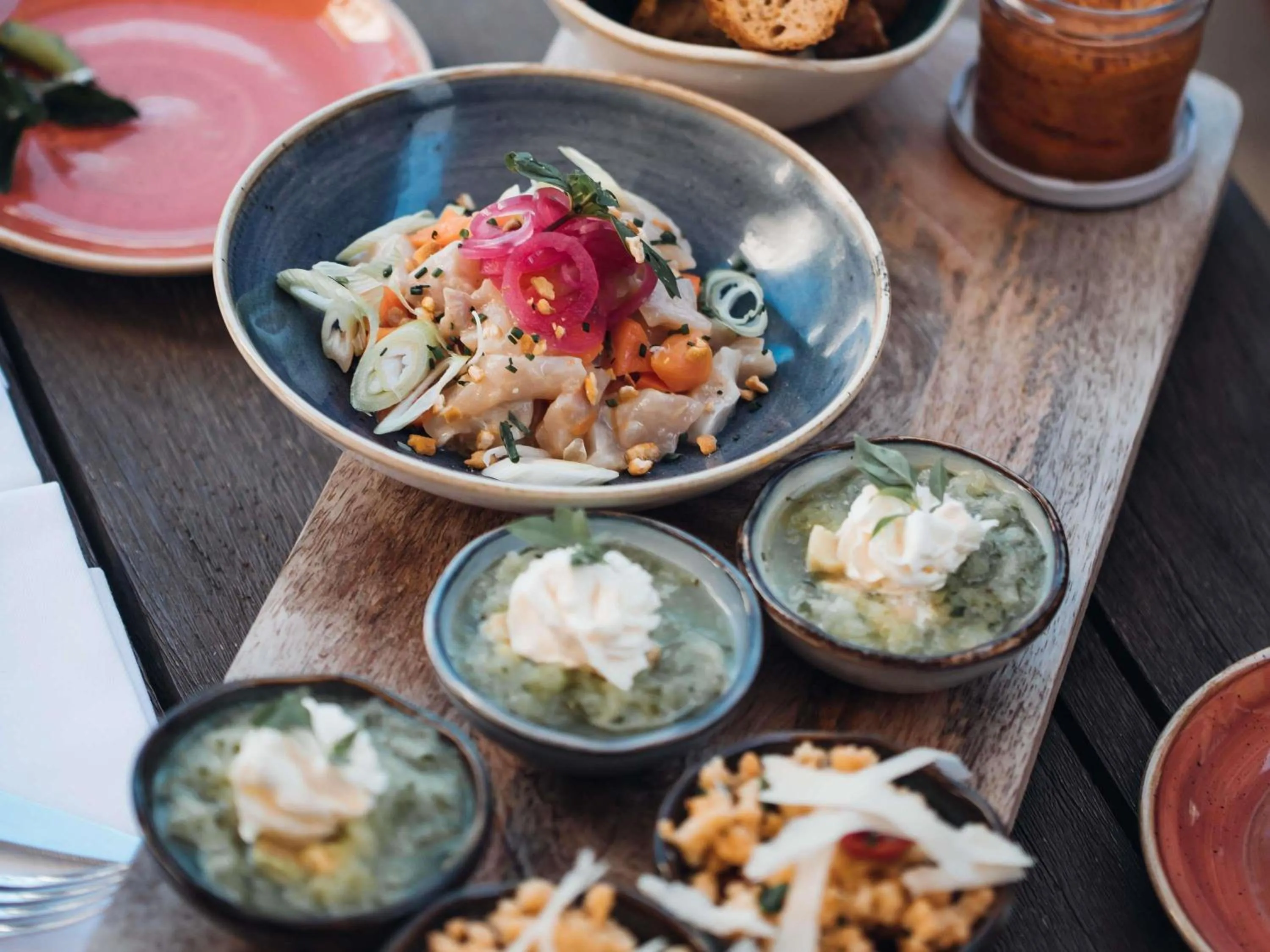 Restaurant/places to eat in Mercure Avignon Gare TGV