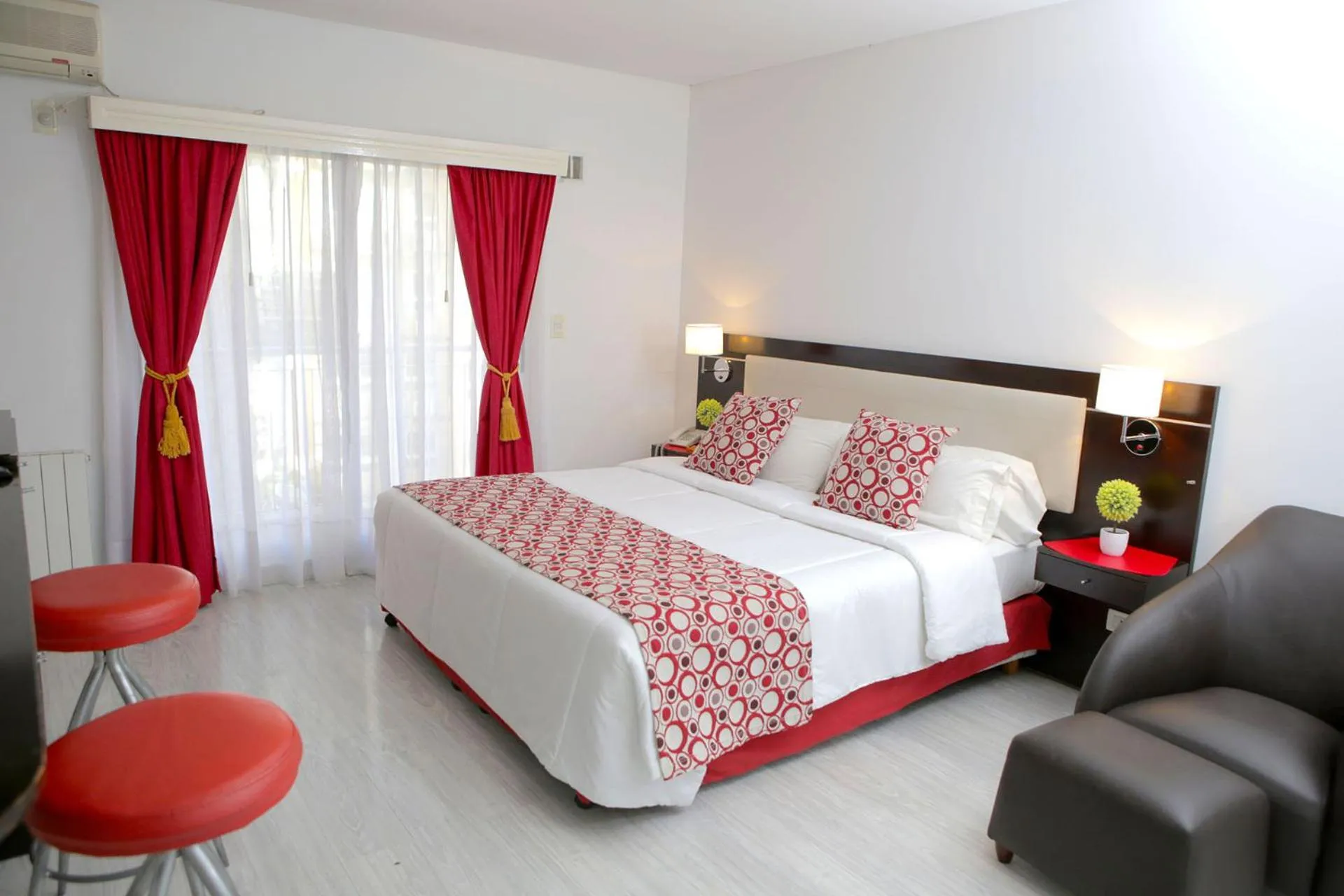 Bed in Pampa Plaza Hotel