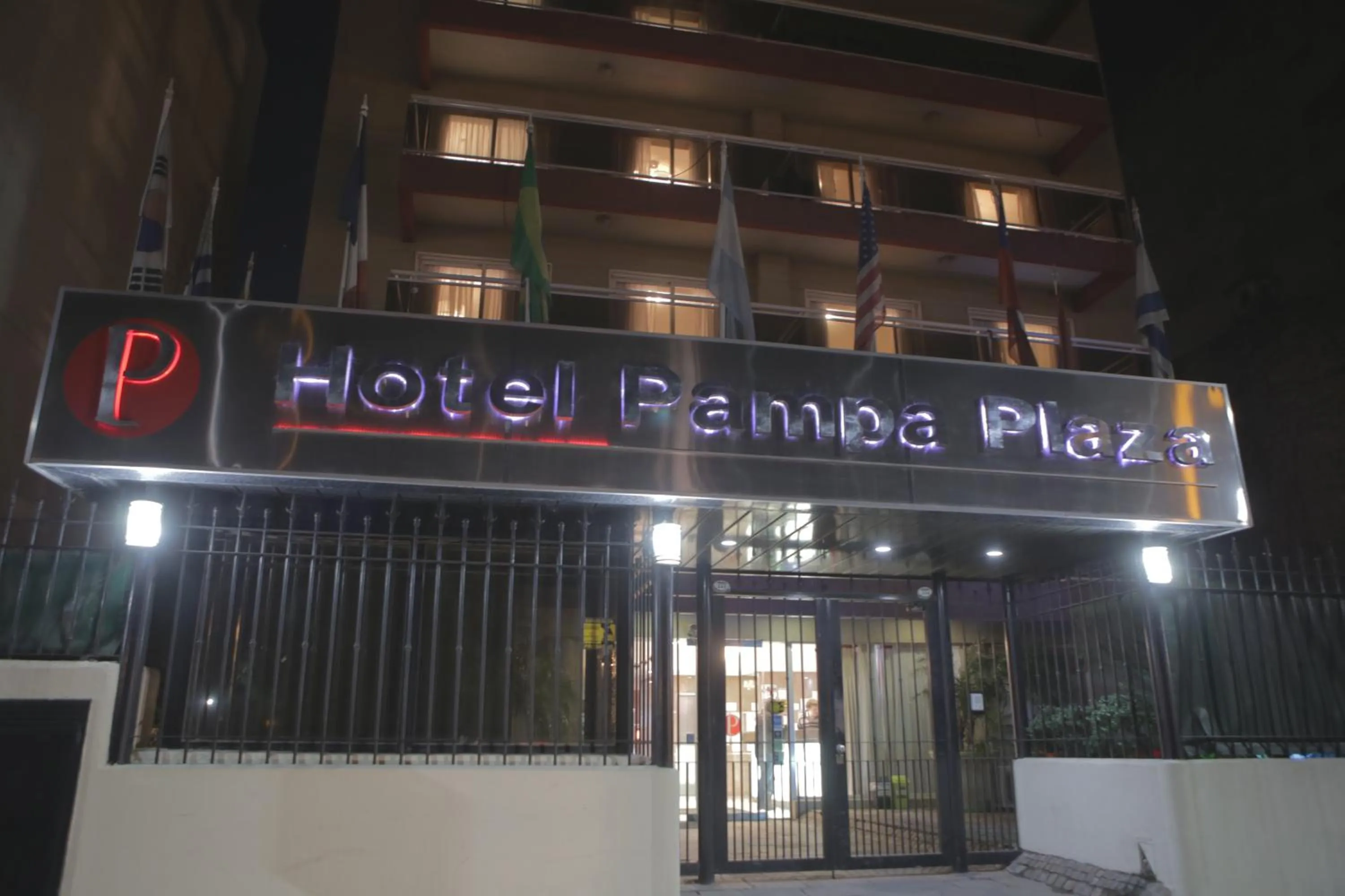 Property building in Pampa Plaza Hotel