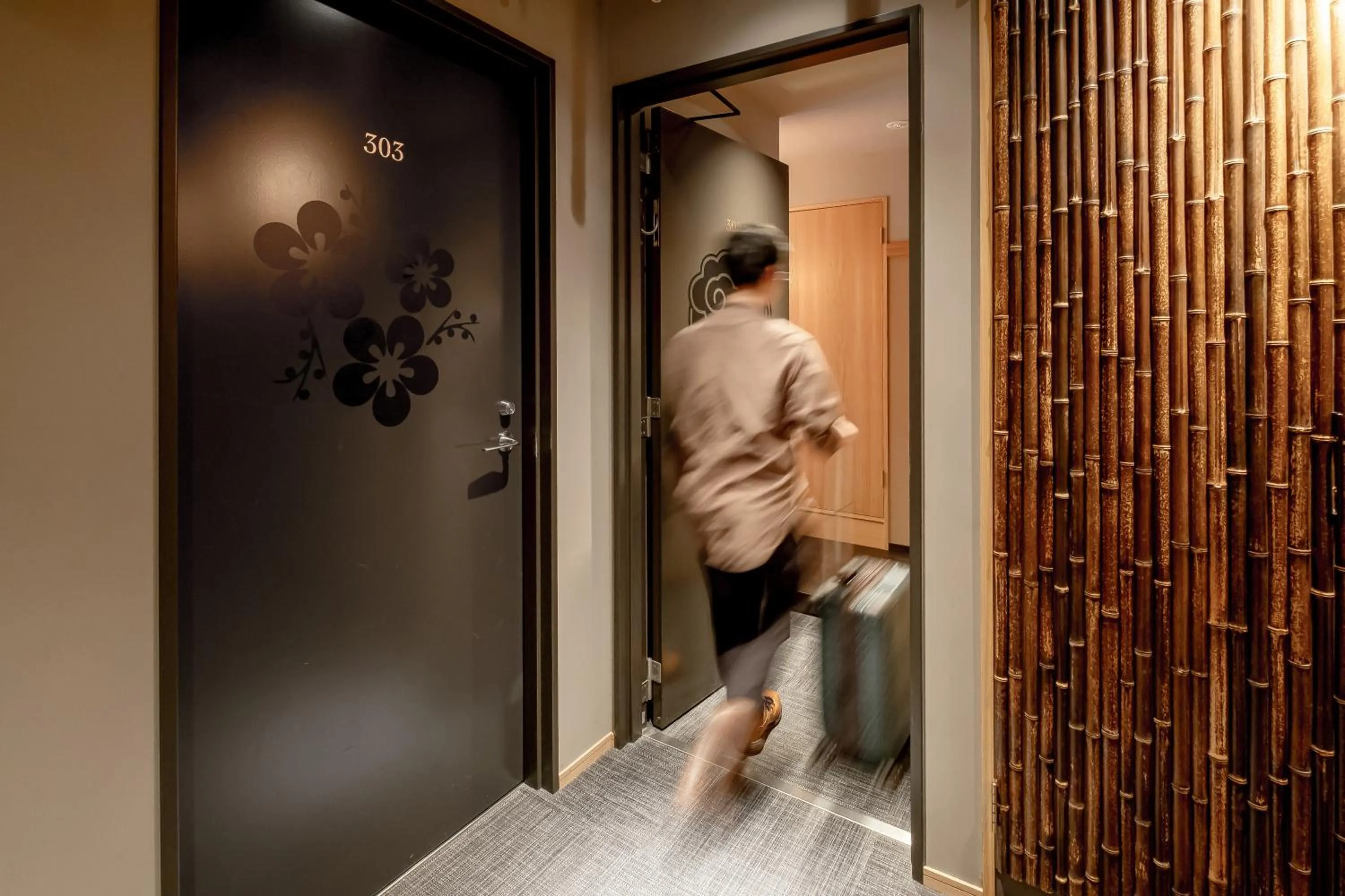 People in GOZAN HOTEL & SERVICED APARTMENT Higashiyama Sanjo