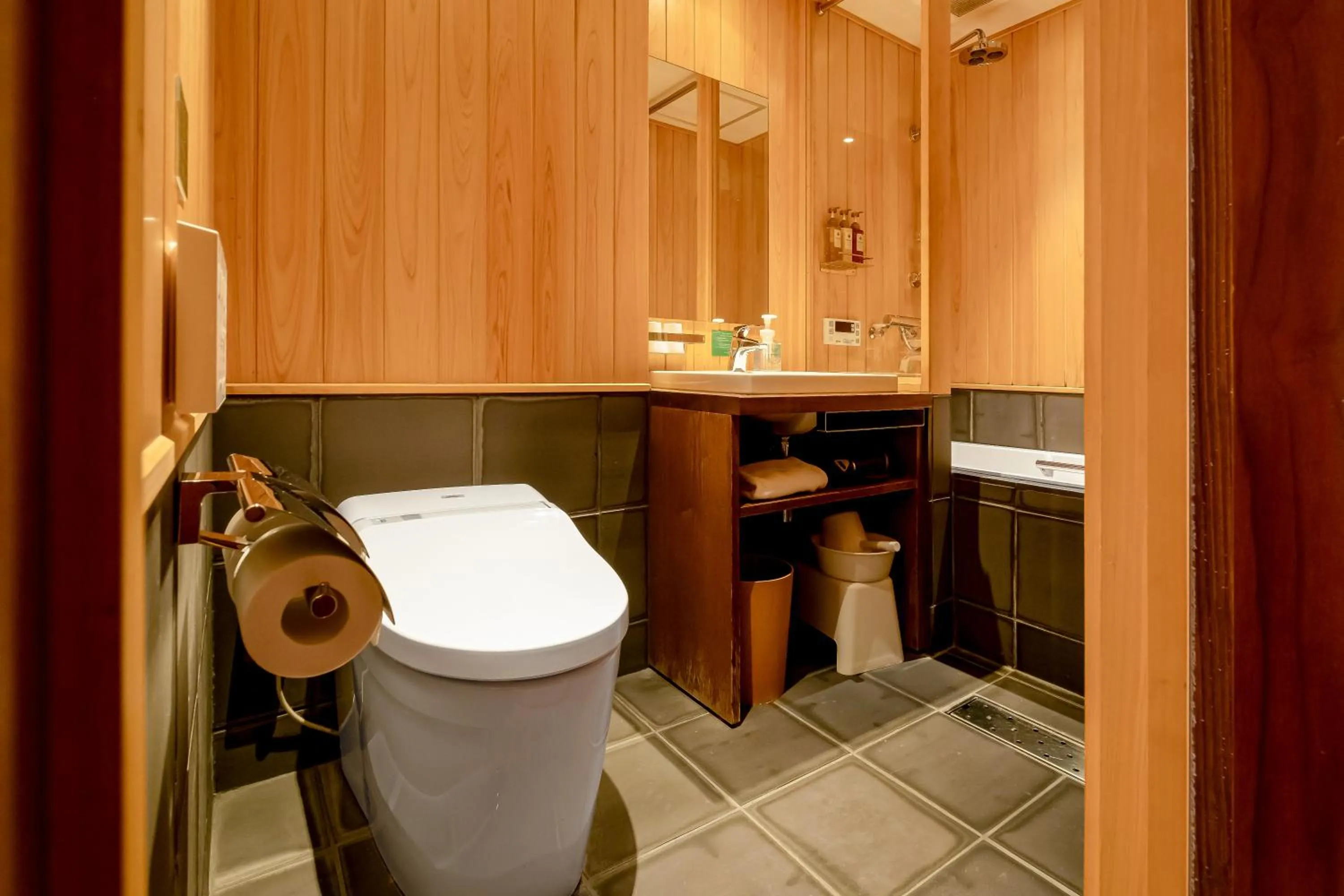 Bathroom in GOZAN HOTEL & SERVICED APARTMENT Higashiyama Sanjo