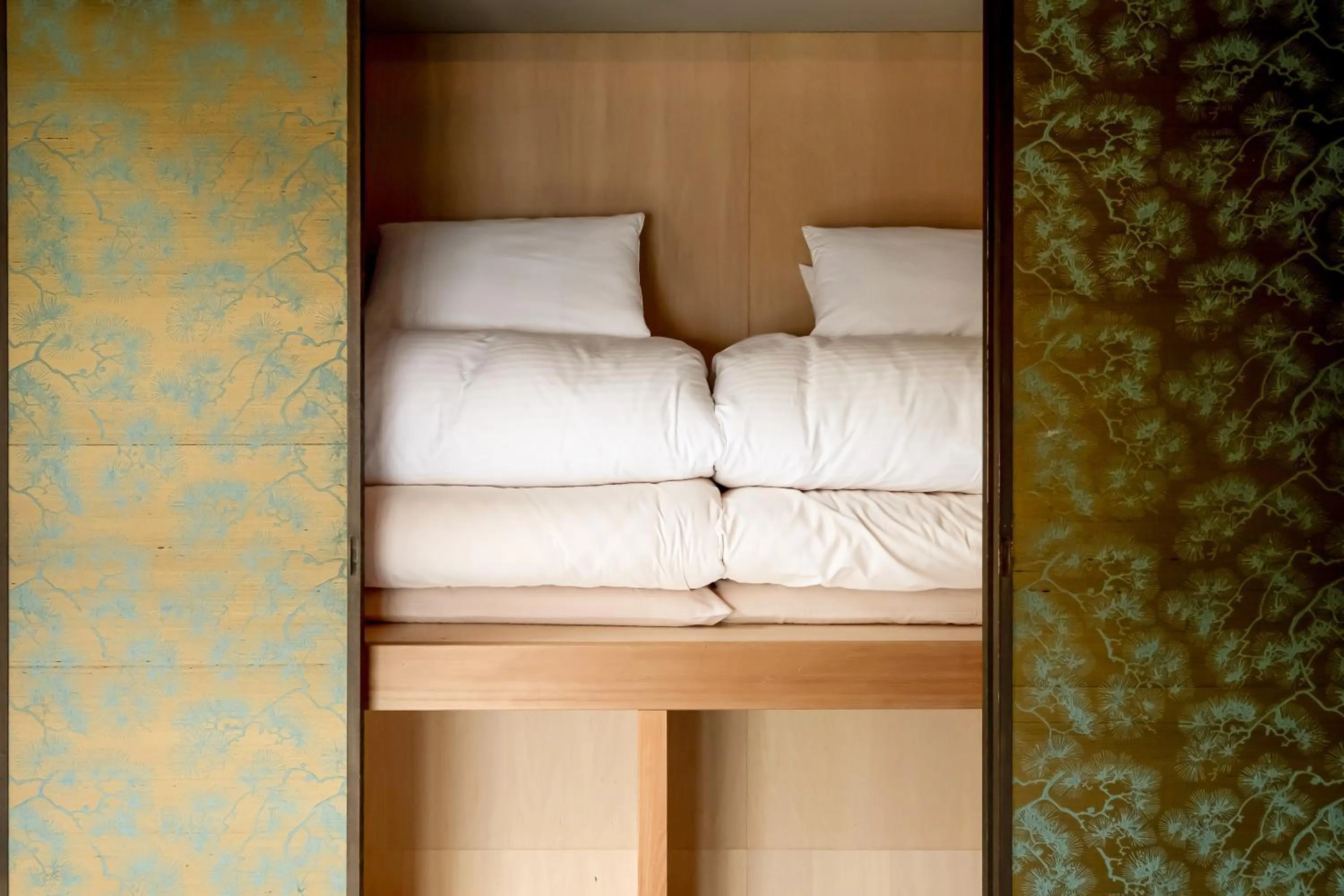 Bed in GOZAN HOTEL & SERVICED APARTMENT Higashiyama Sanjo