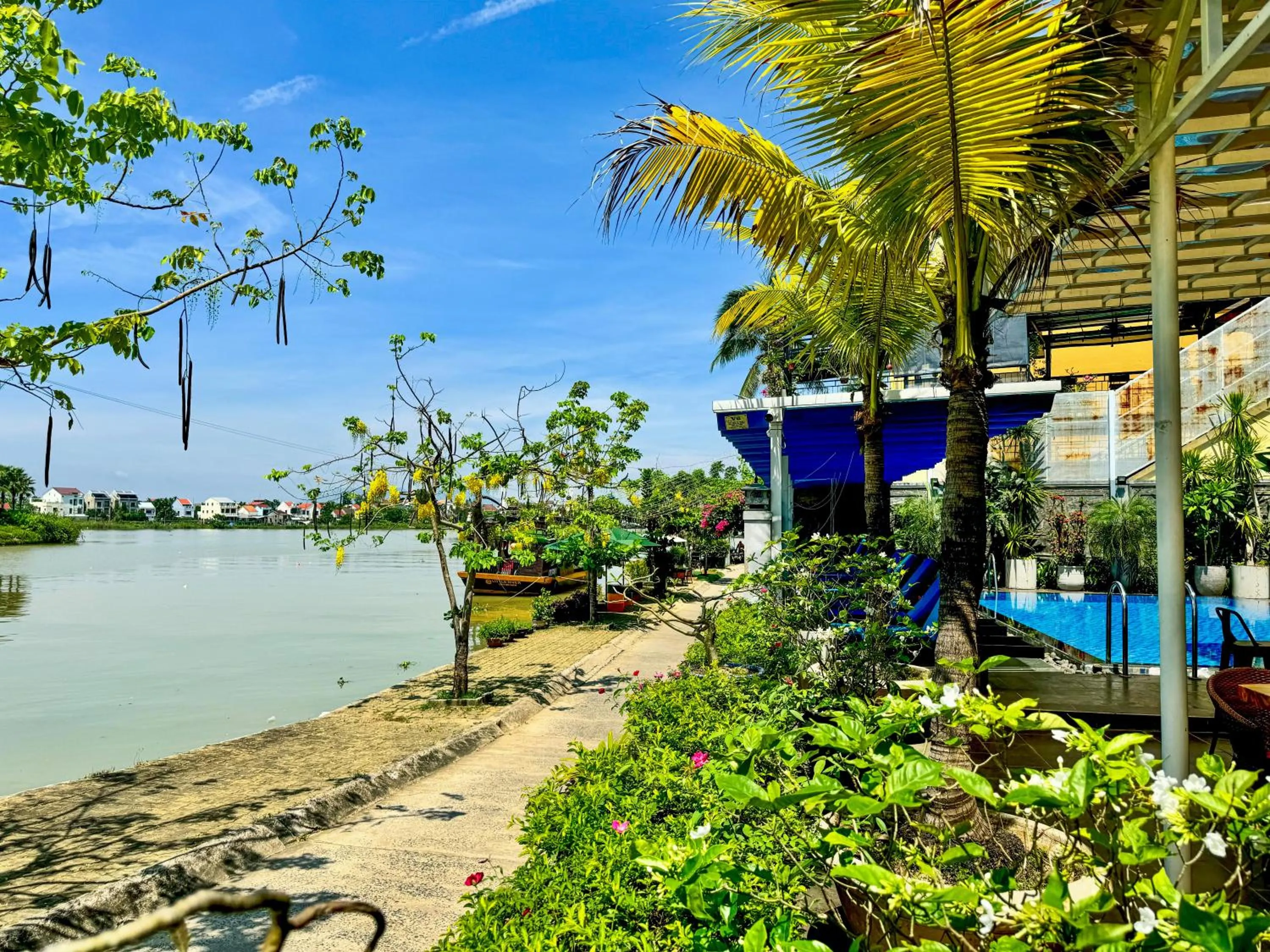 Day in Riverside White House Boutique Hotel