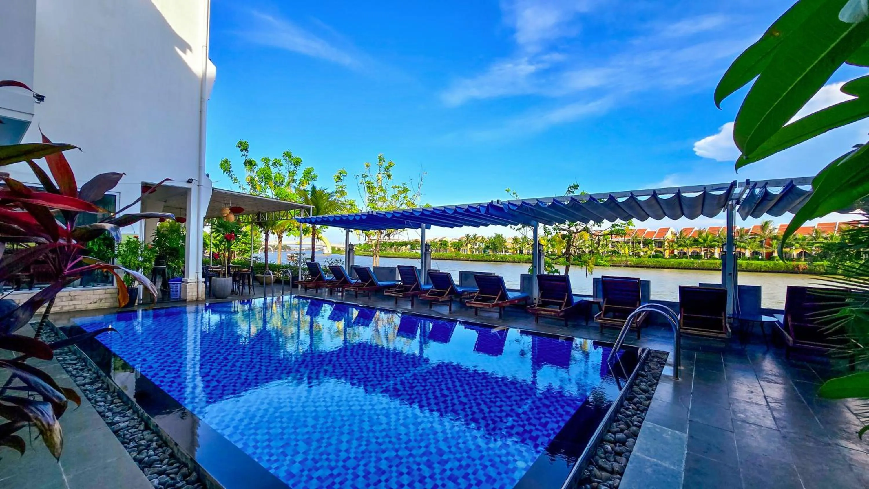 Day in Riverside White House Boutique Hotel