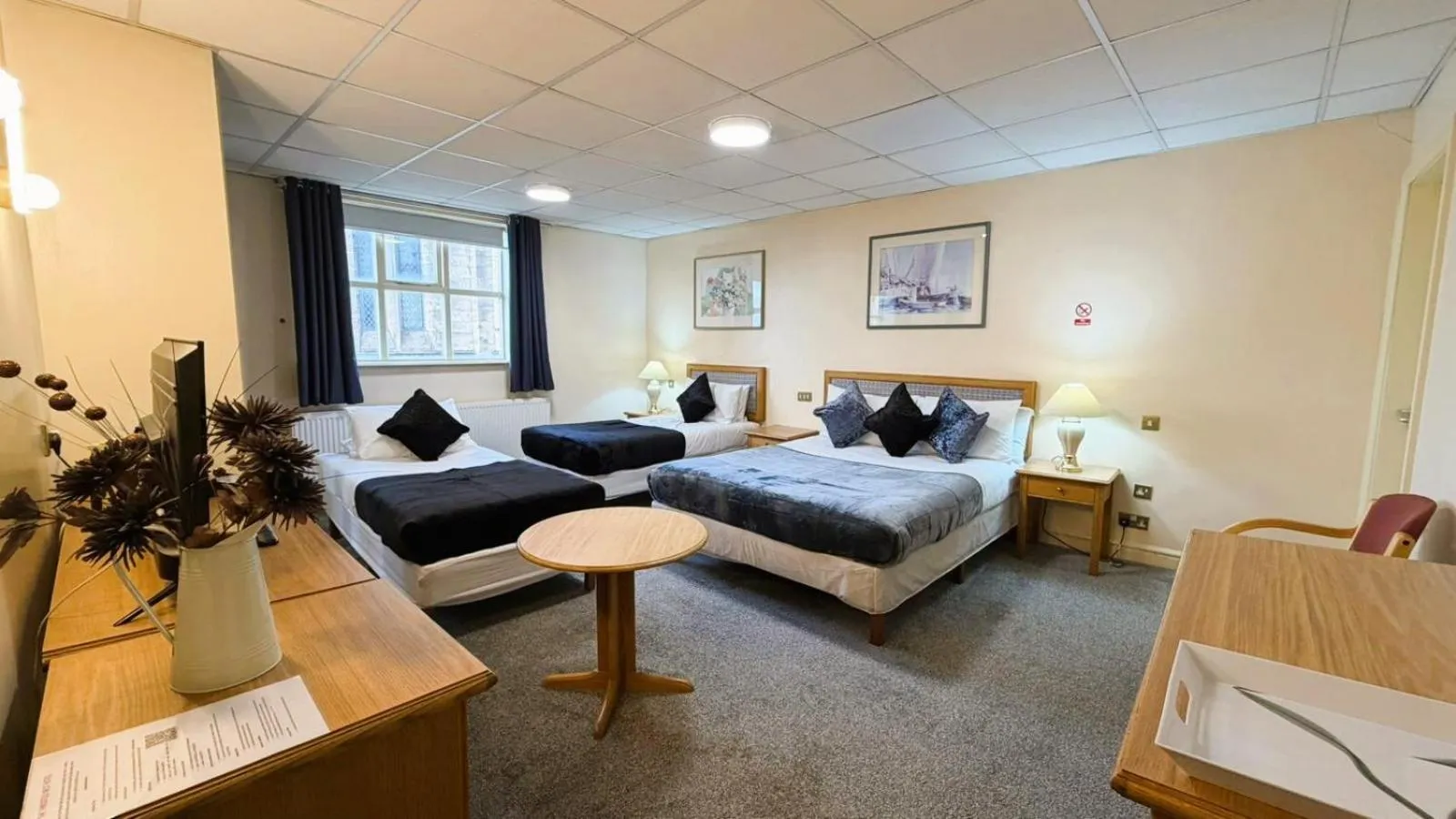 Bedroom, Bed in Throstles Nest Hotel