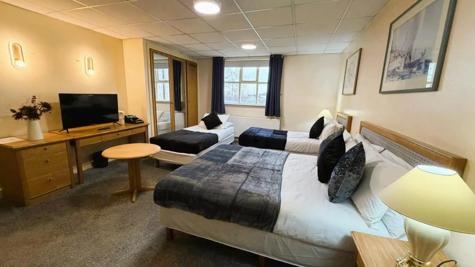 Bed in Throstles Nest Hotel