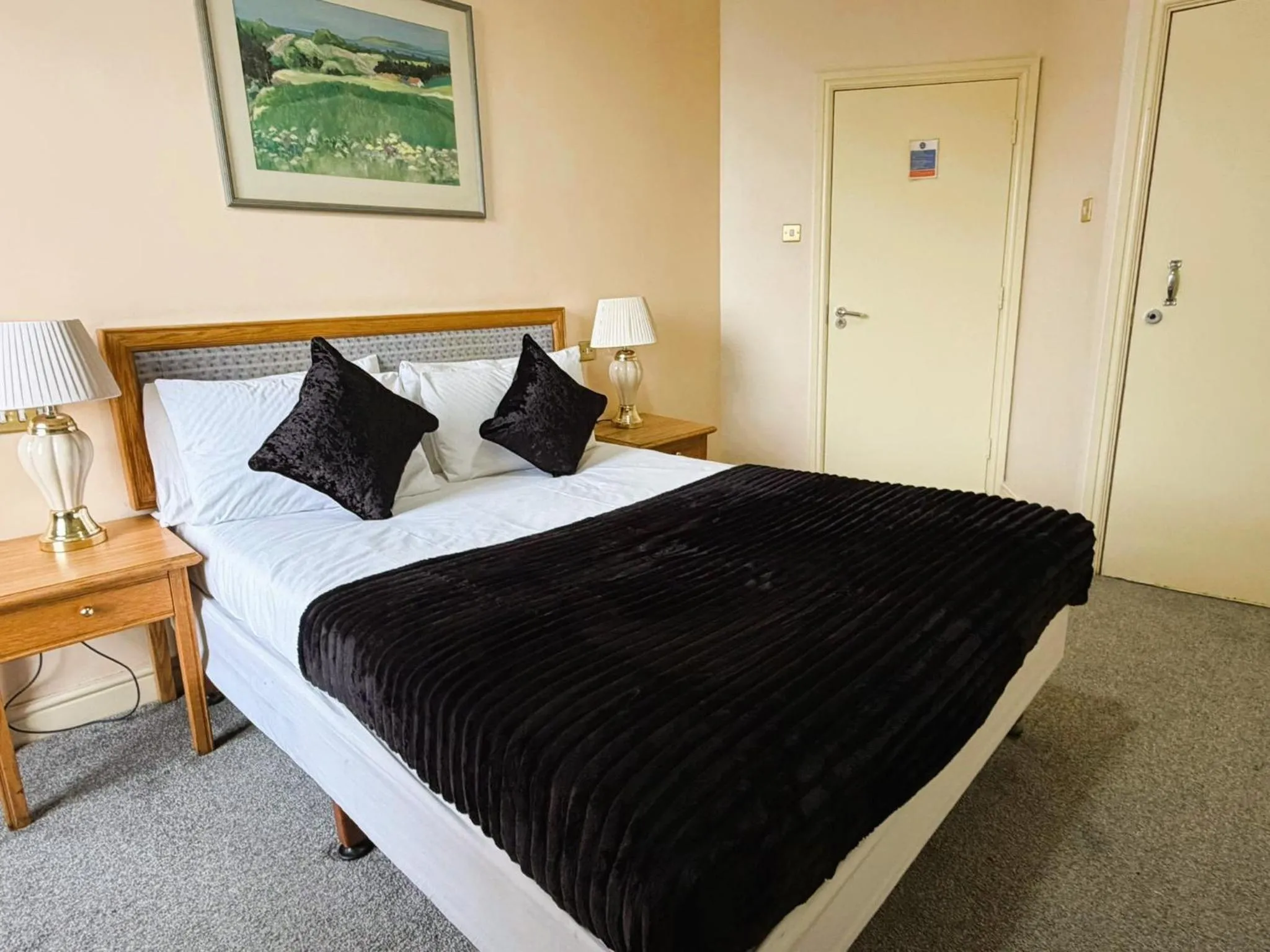 Bed in Throstles Nest Hotel