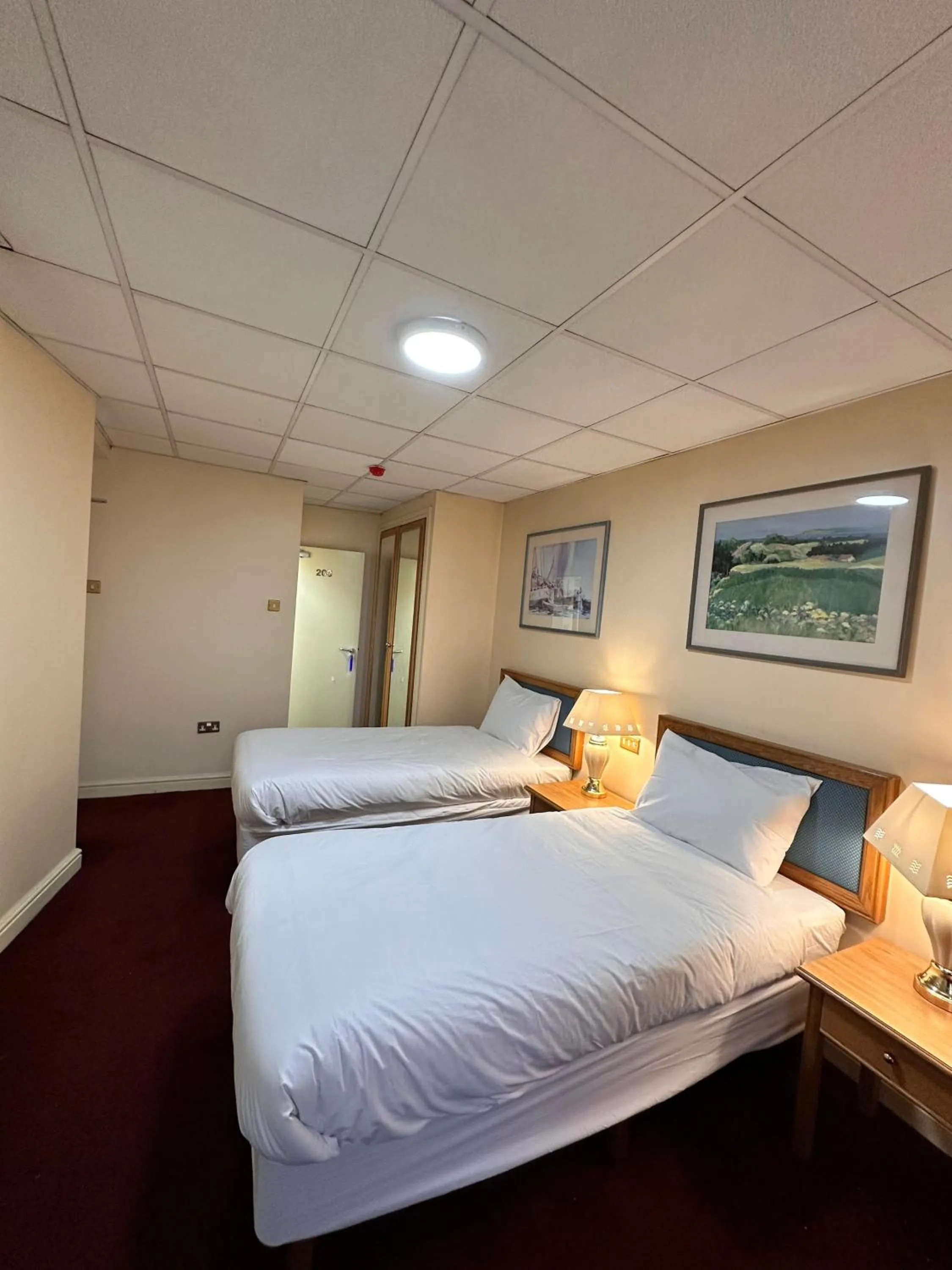 Bedroom, Bed in Throstles Nest Hotel