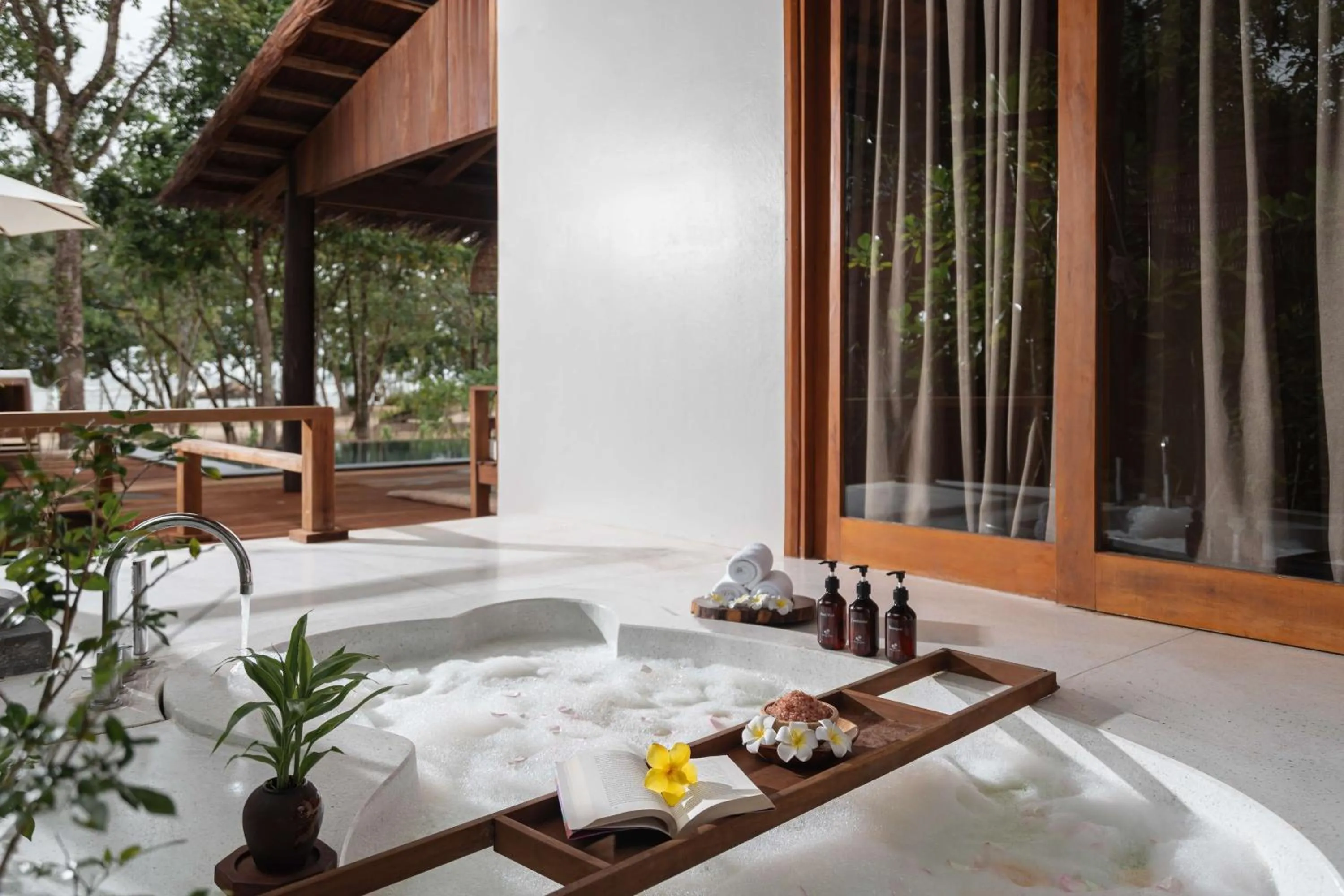 Bath in Green Bay Phu Quoc Resort & Spa