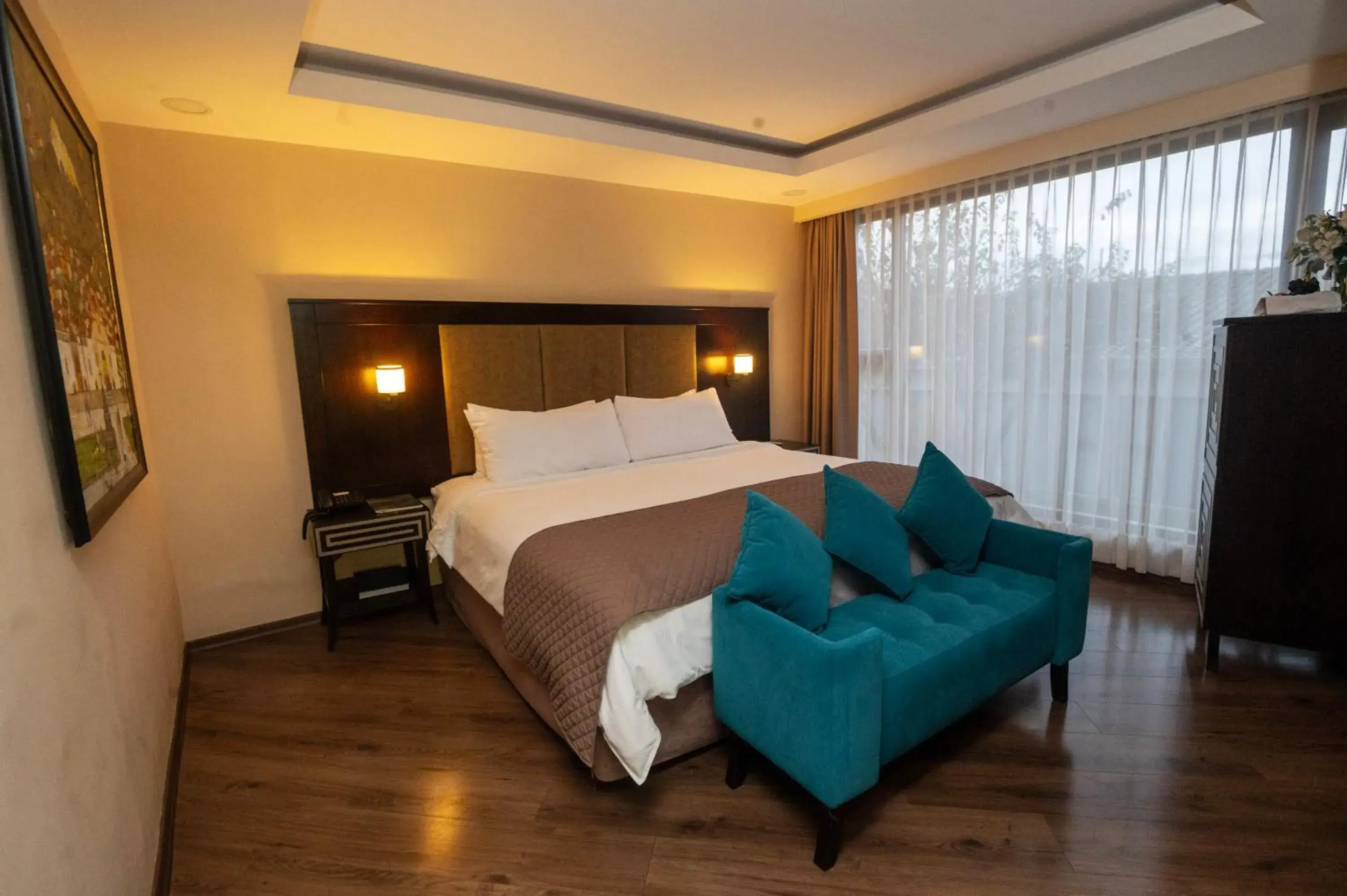 King Suite in Quindeloma Art Hotel & Gallery King Suite in Quindeloma Art Hotel & Gallery