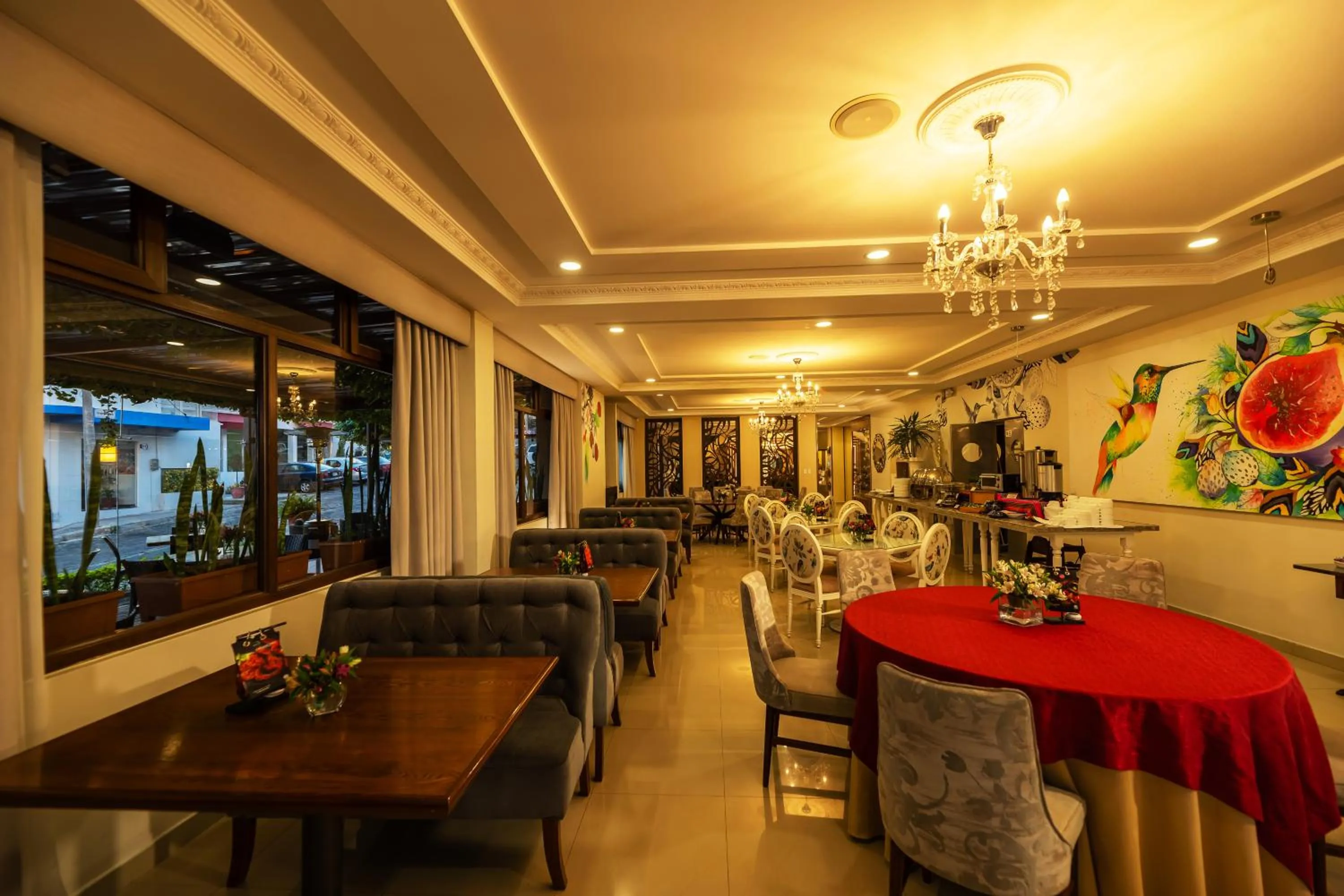 Restaurant/places to eat in Quindeloma Art Hotel & Gallery