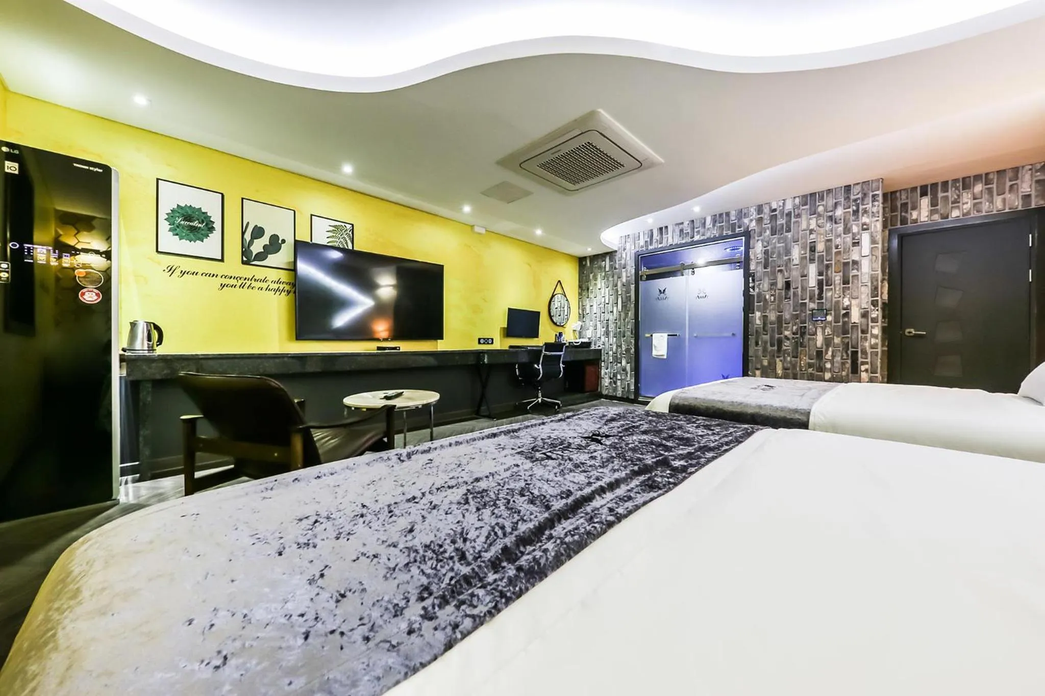 Bed in Seosan Aria Hotel