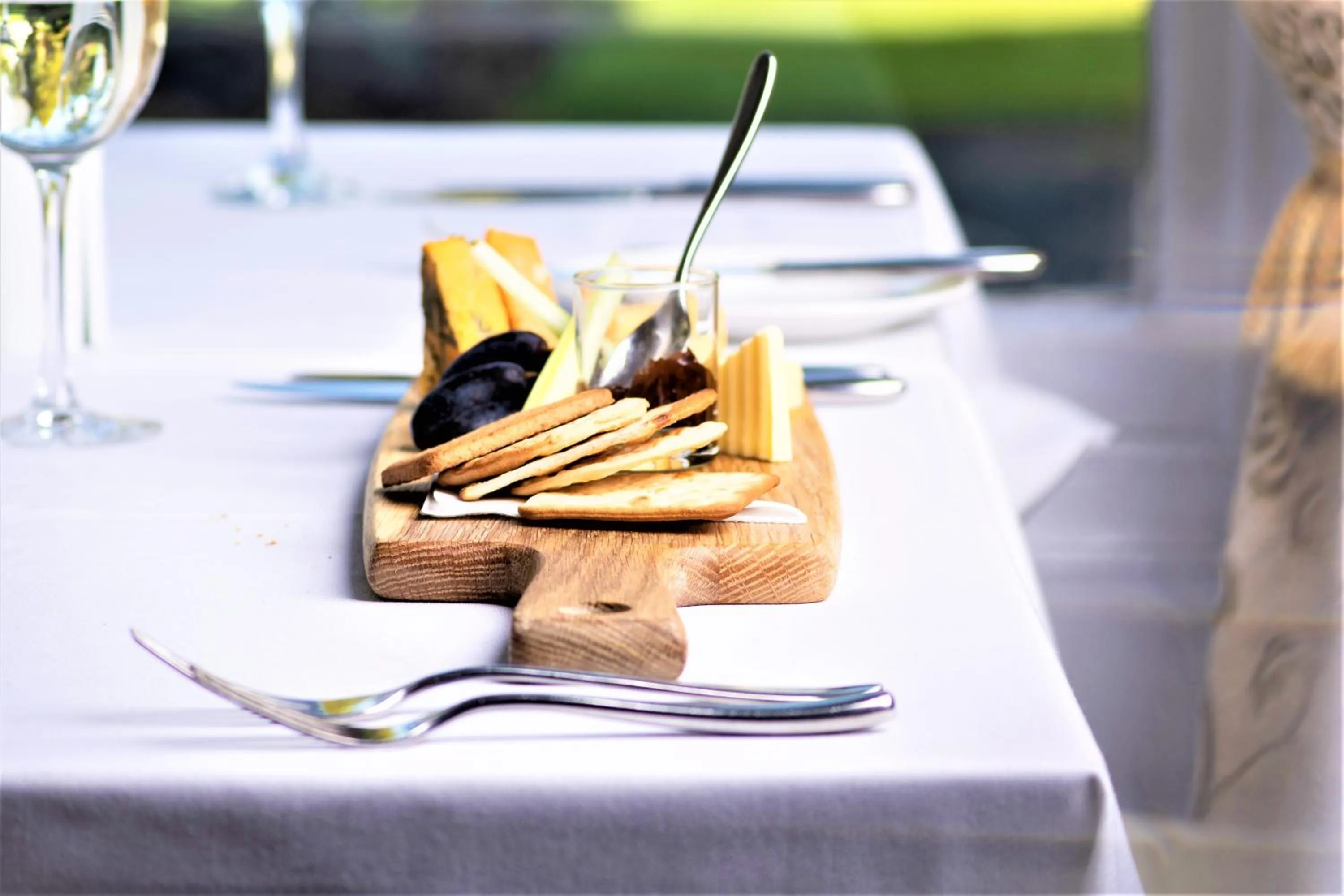 Restaurant/places to eat in Astley Bank Hotel