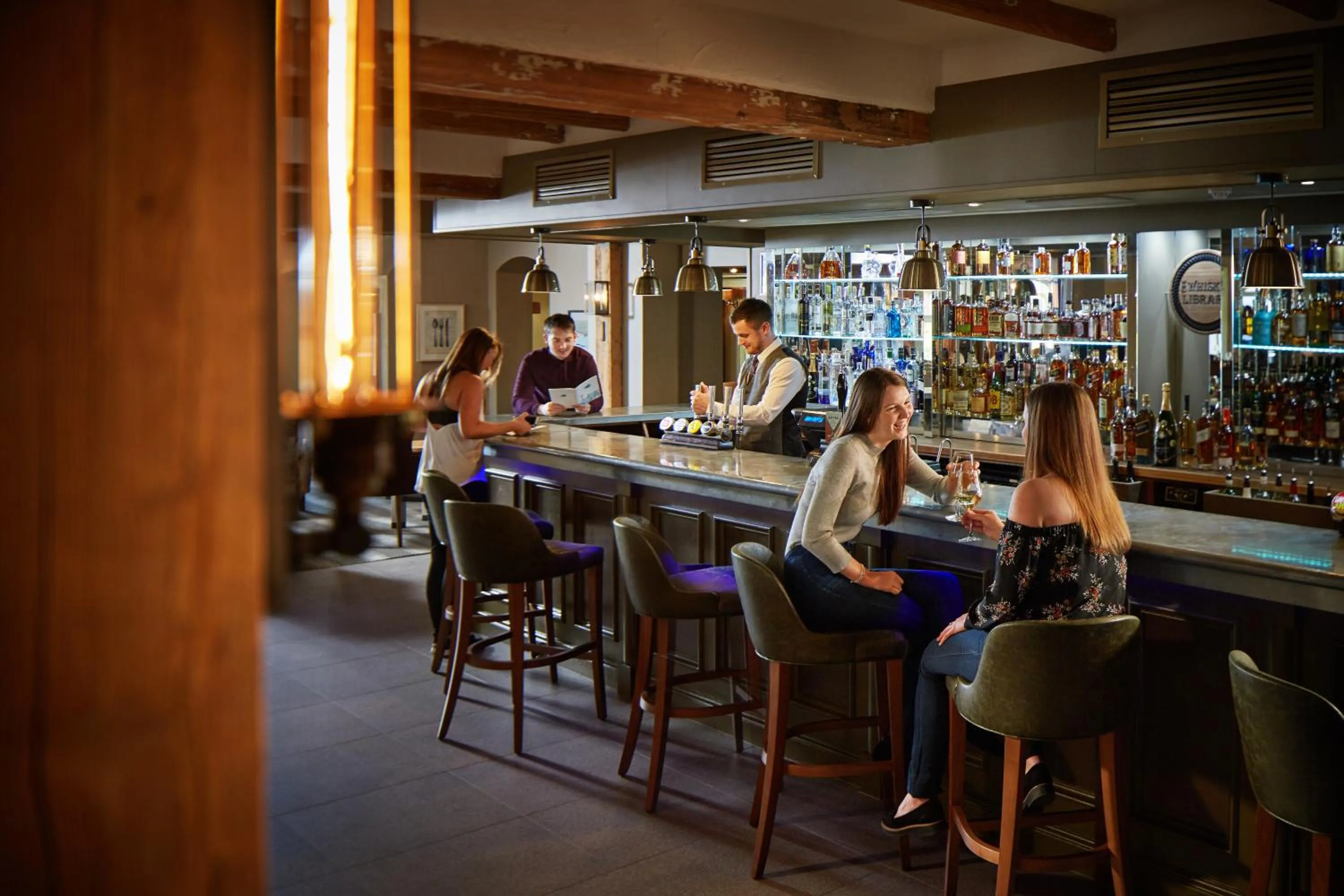 Food and drinks in Lion Quays Resort