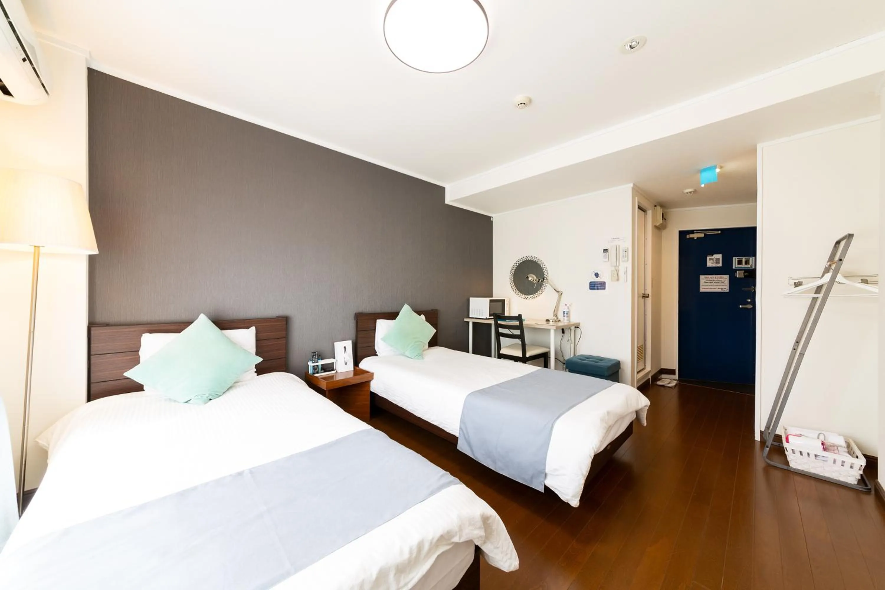 Photo of the whole room, Bed in Stay Airport