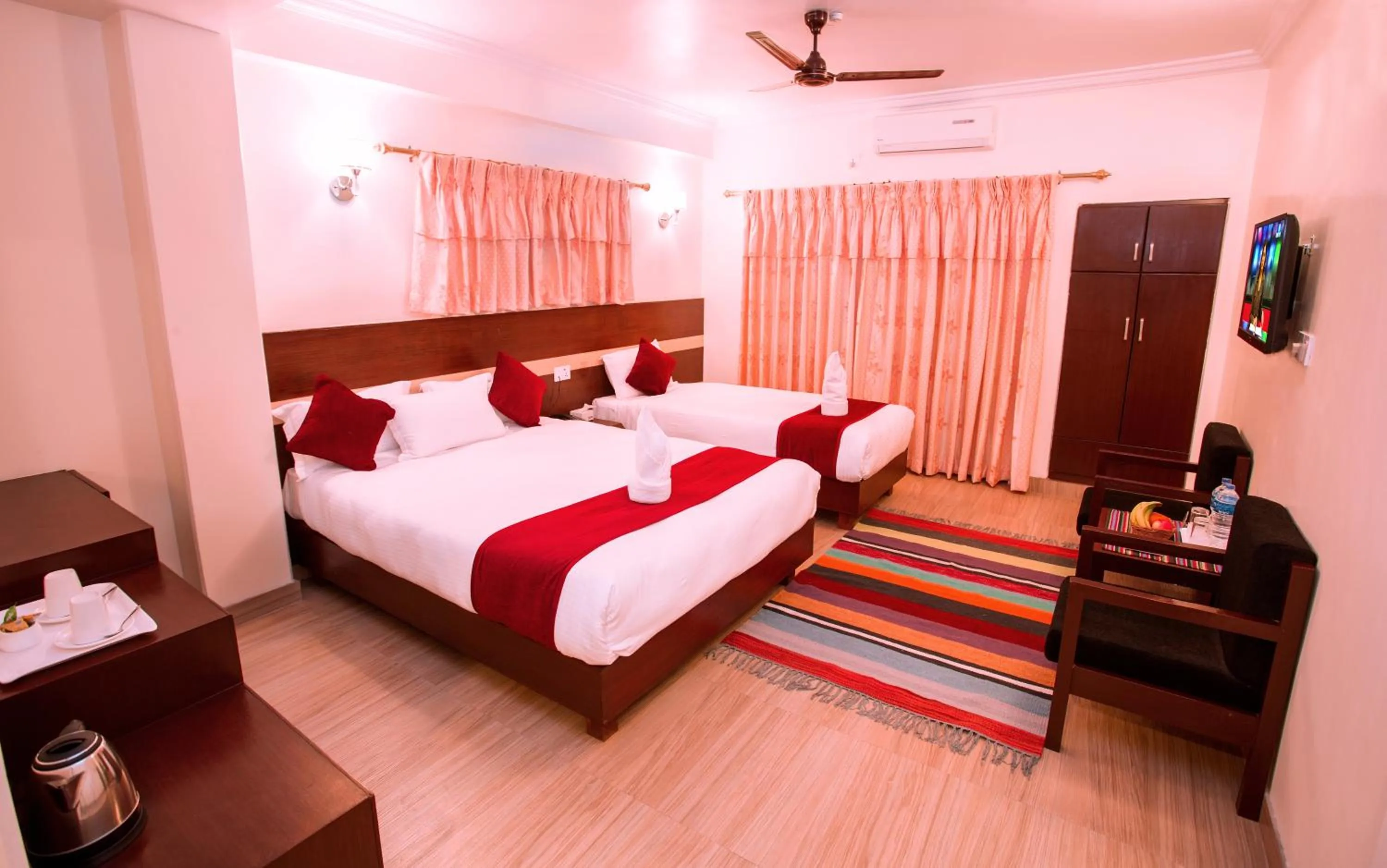 Photo of the whole room, Bed in Hotel Spring