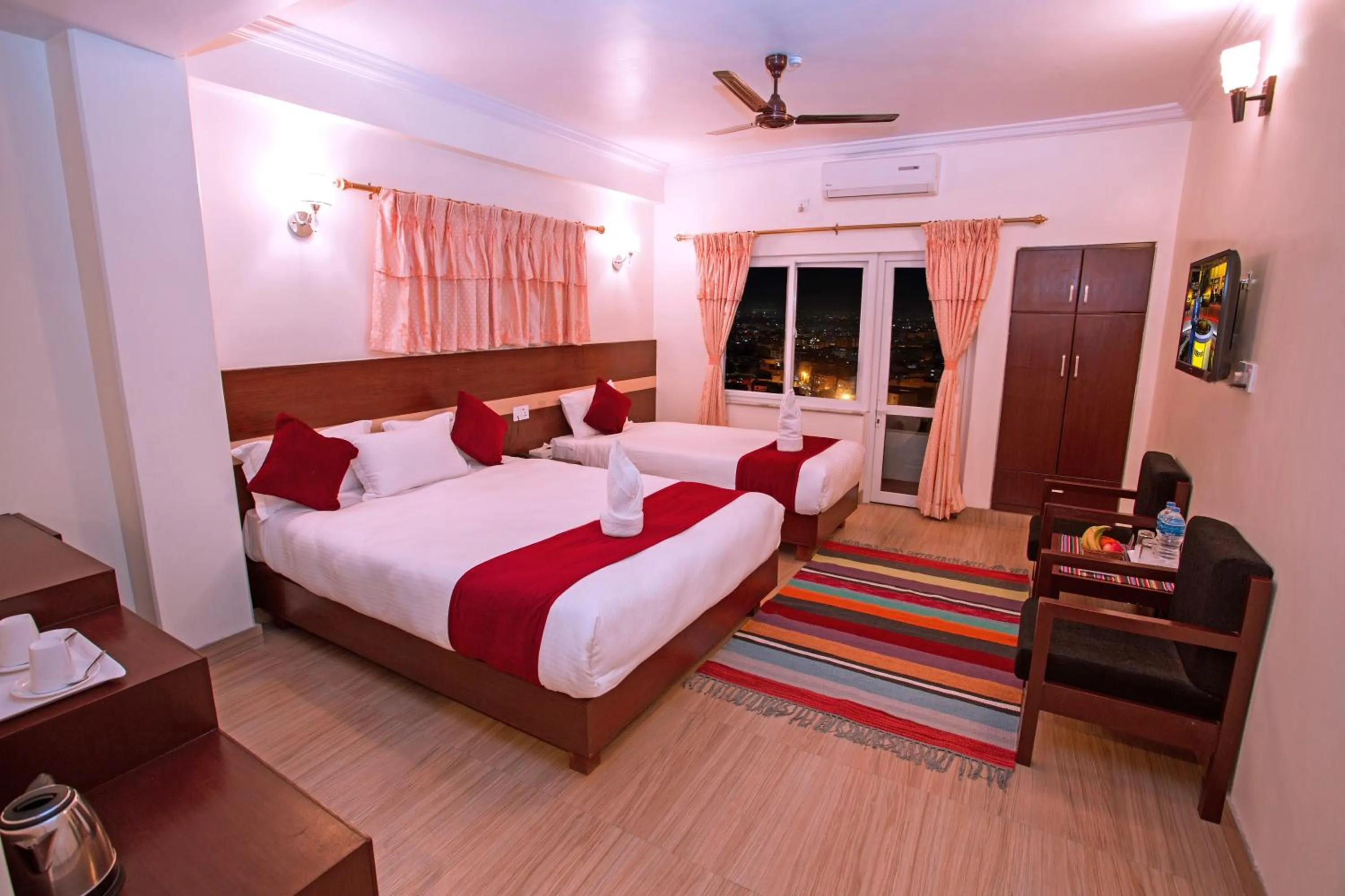 Photo of the whole room, Bed in Hotel Spring