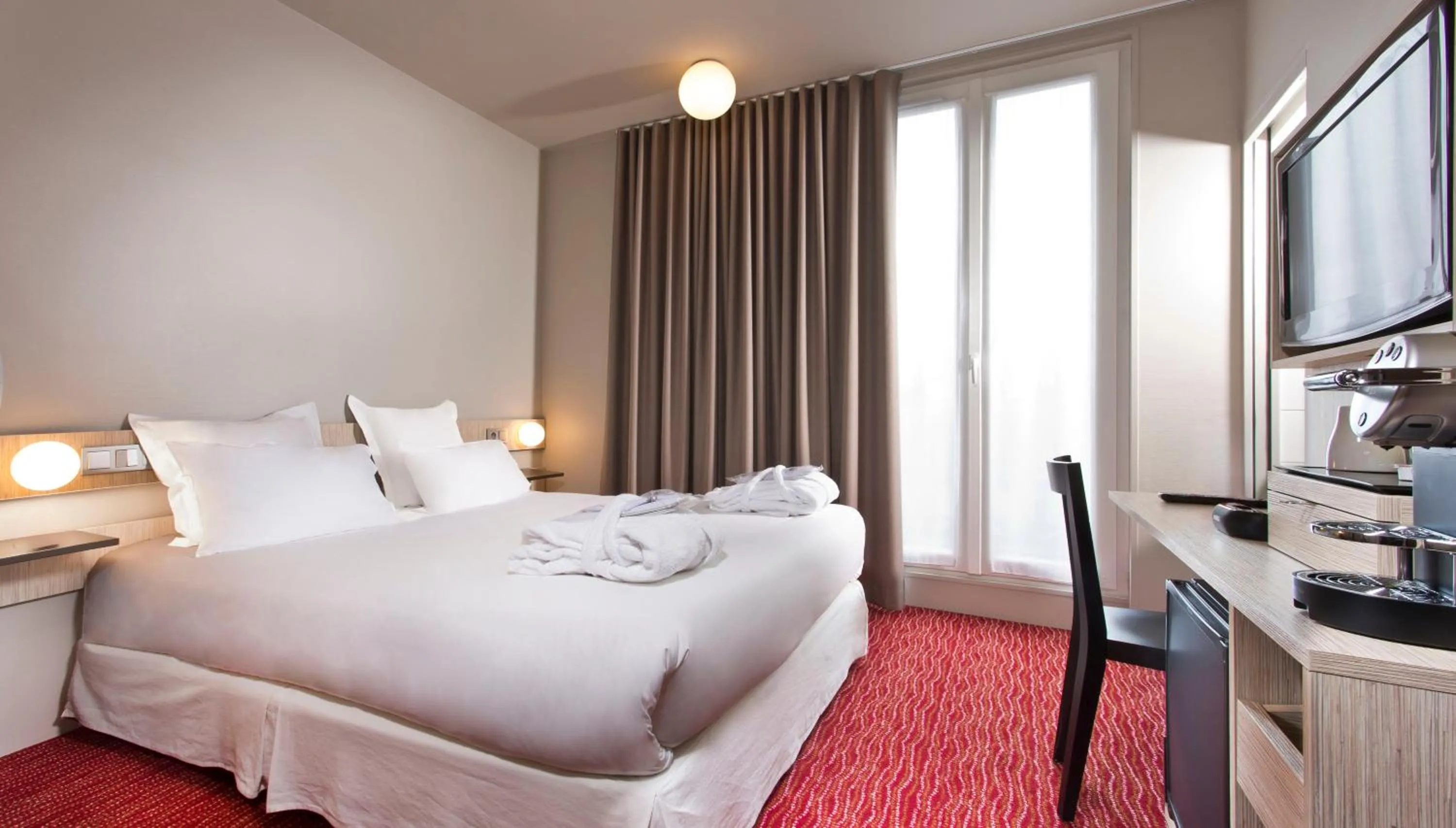 TV and multimedia, Bed in Libertel Gare Du Nord Suede