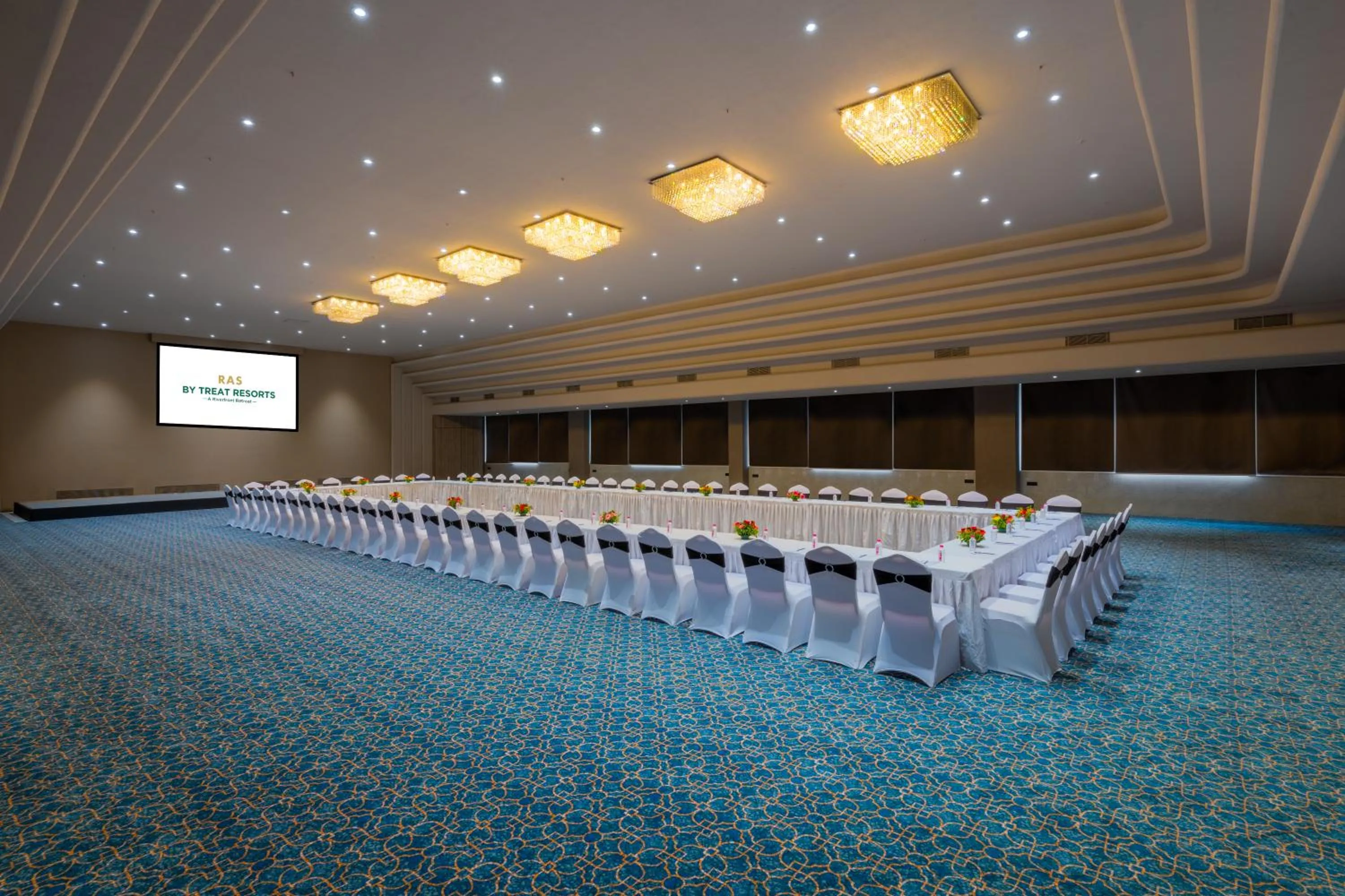Banquet/Function facilities in Ras Resort By Treat Silvassa