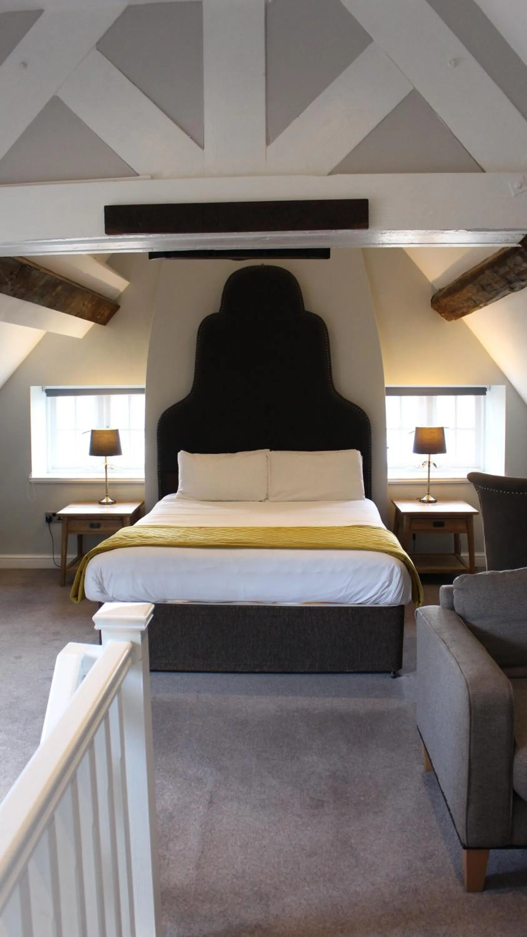 Bedroom, Bed in Manor House Hotel