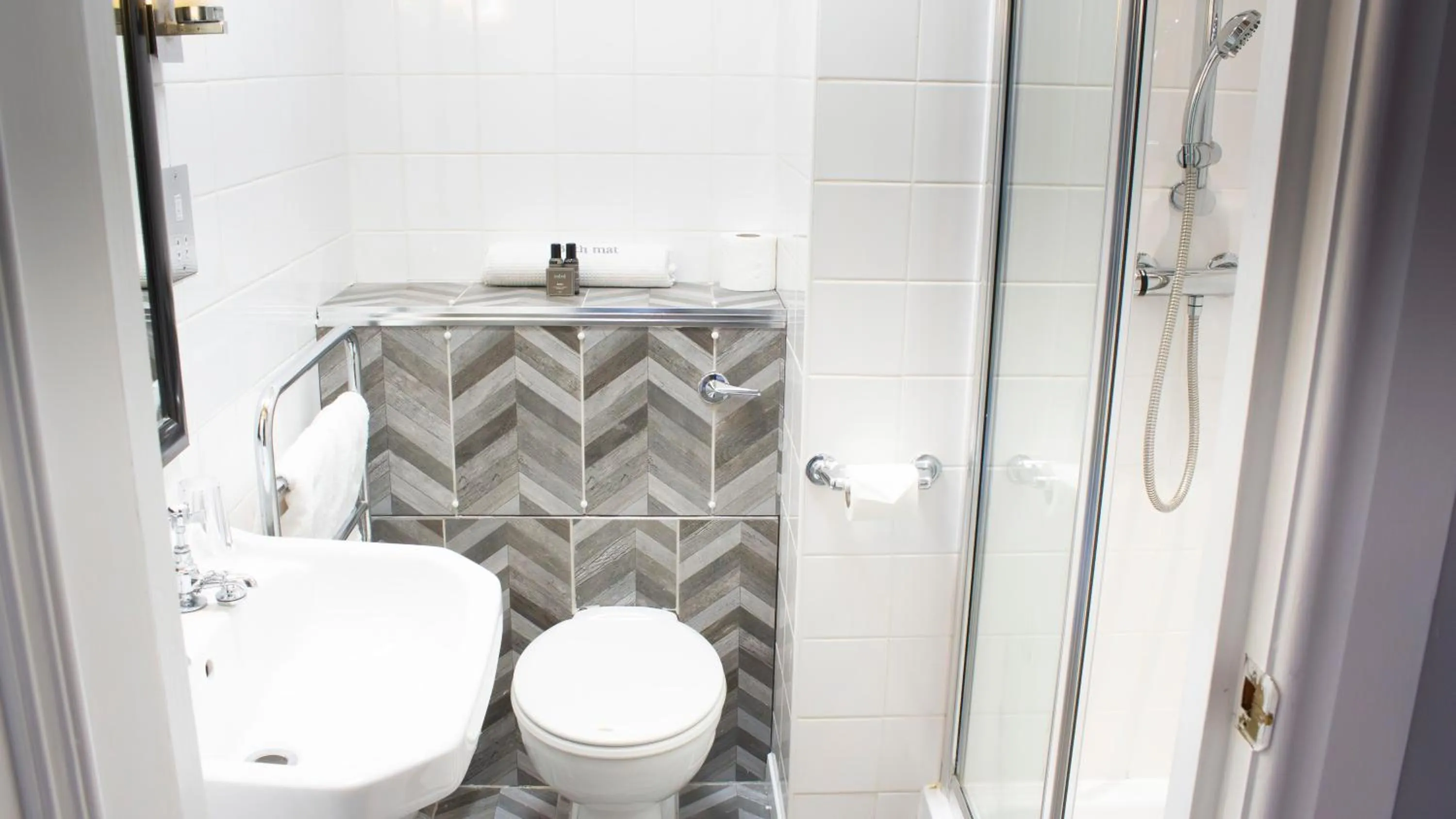 Bathroom in Manor House Hotel