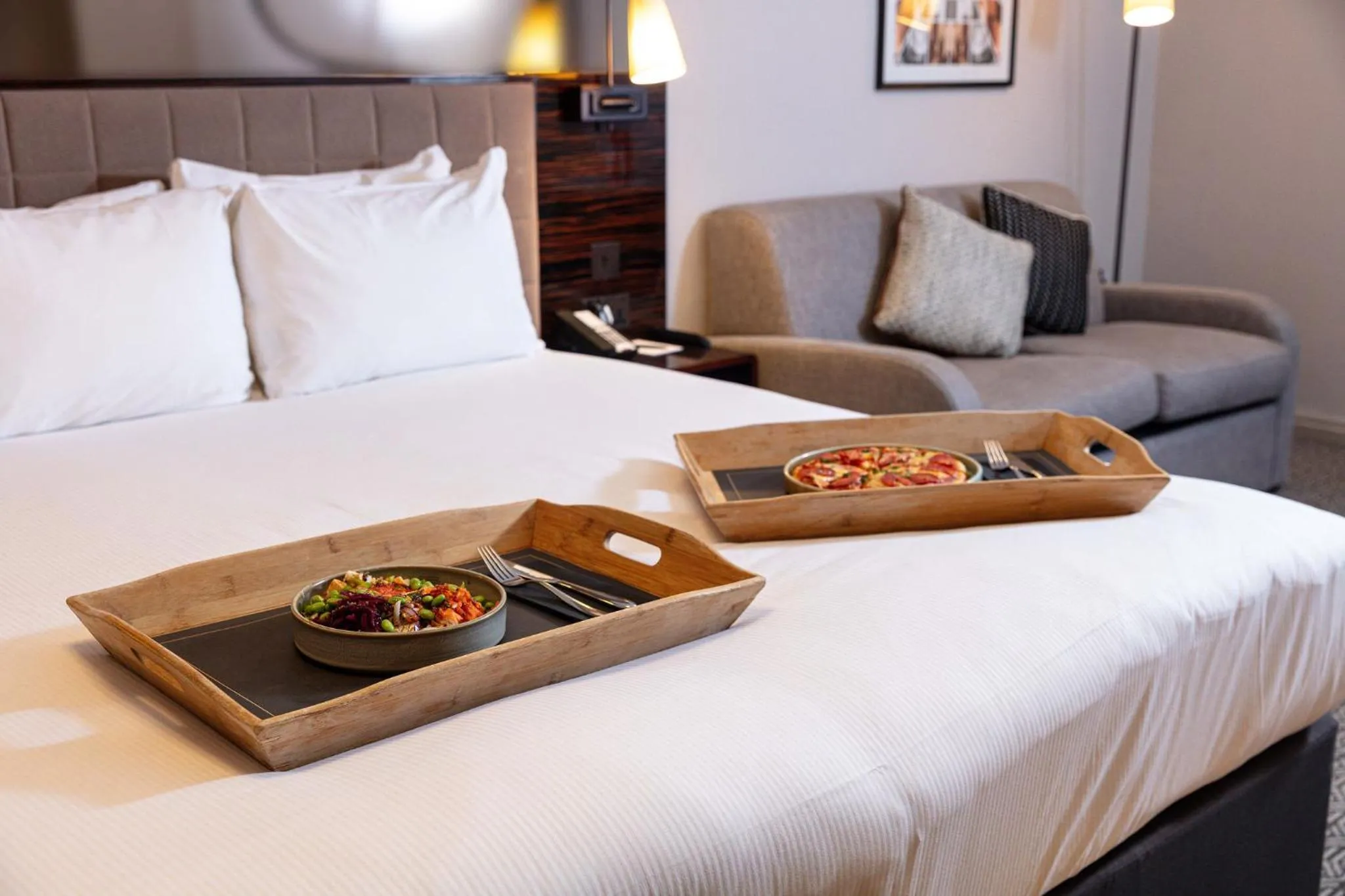 room service, Bed in Strand Palace