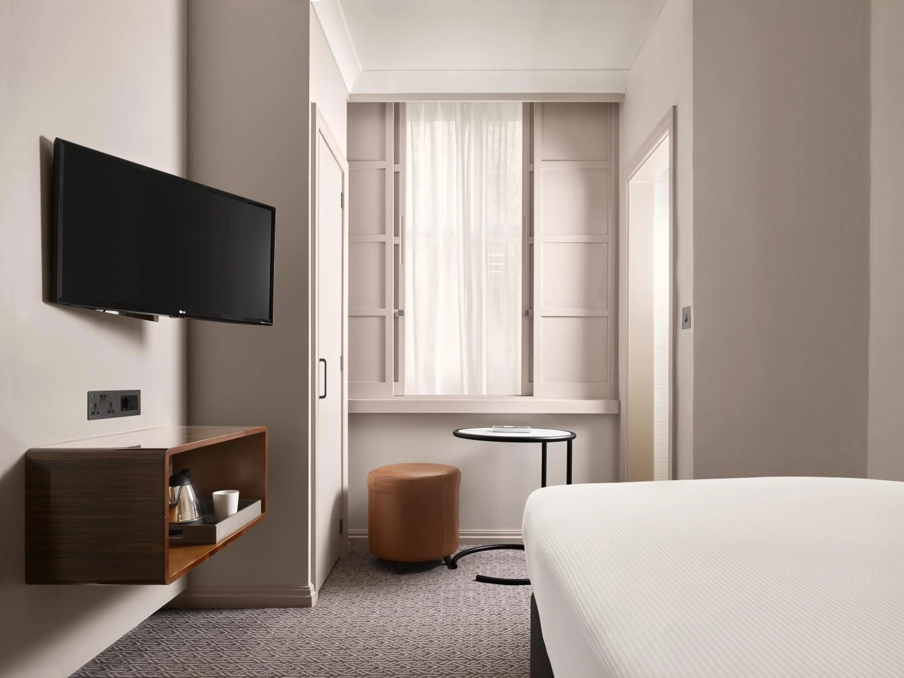 View (from property/room), Bed in Strand Palace