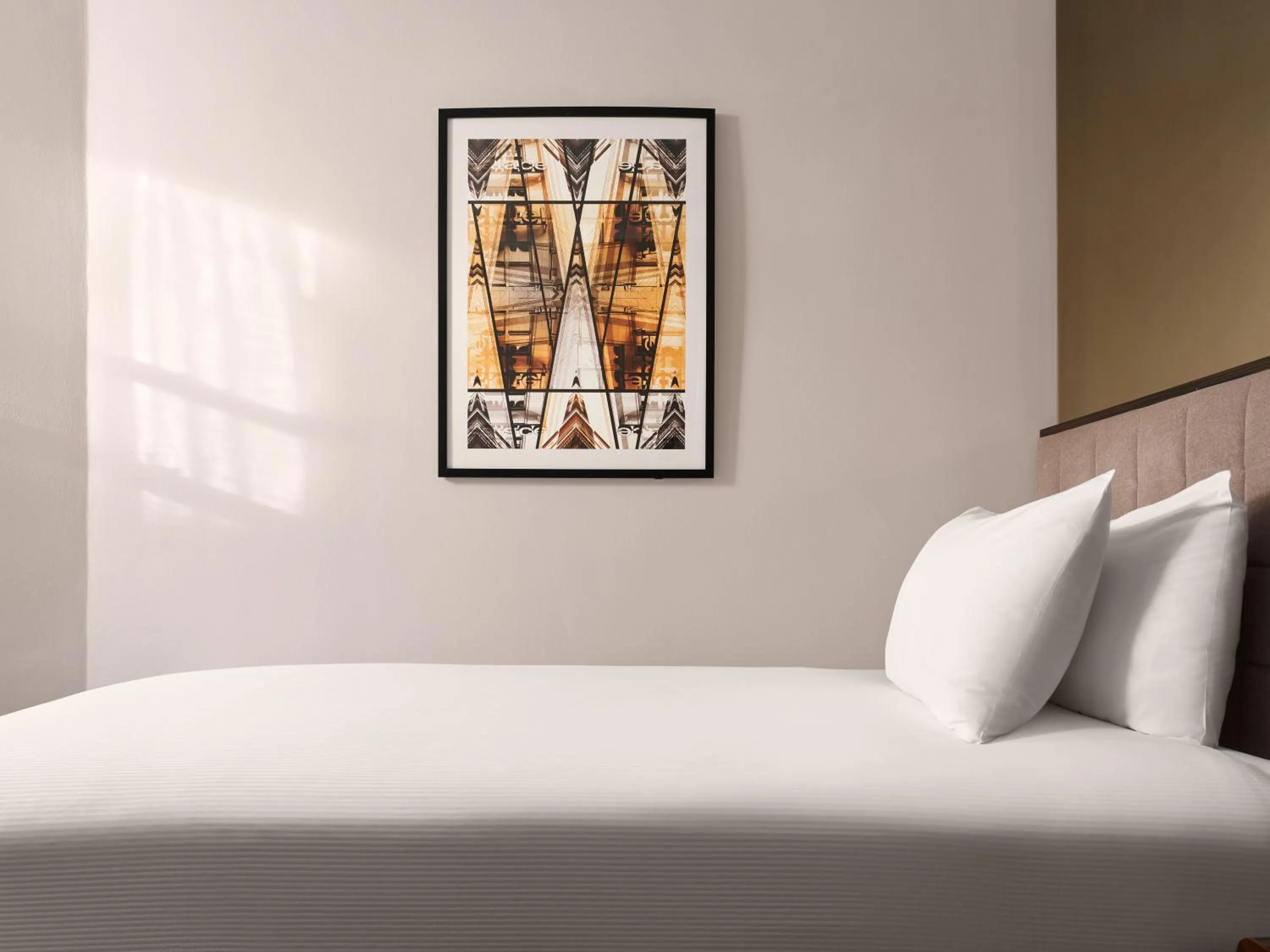 Bedroom, Bed in Strand Palace