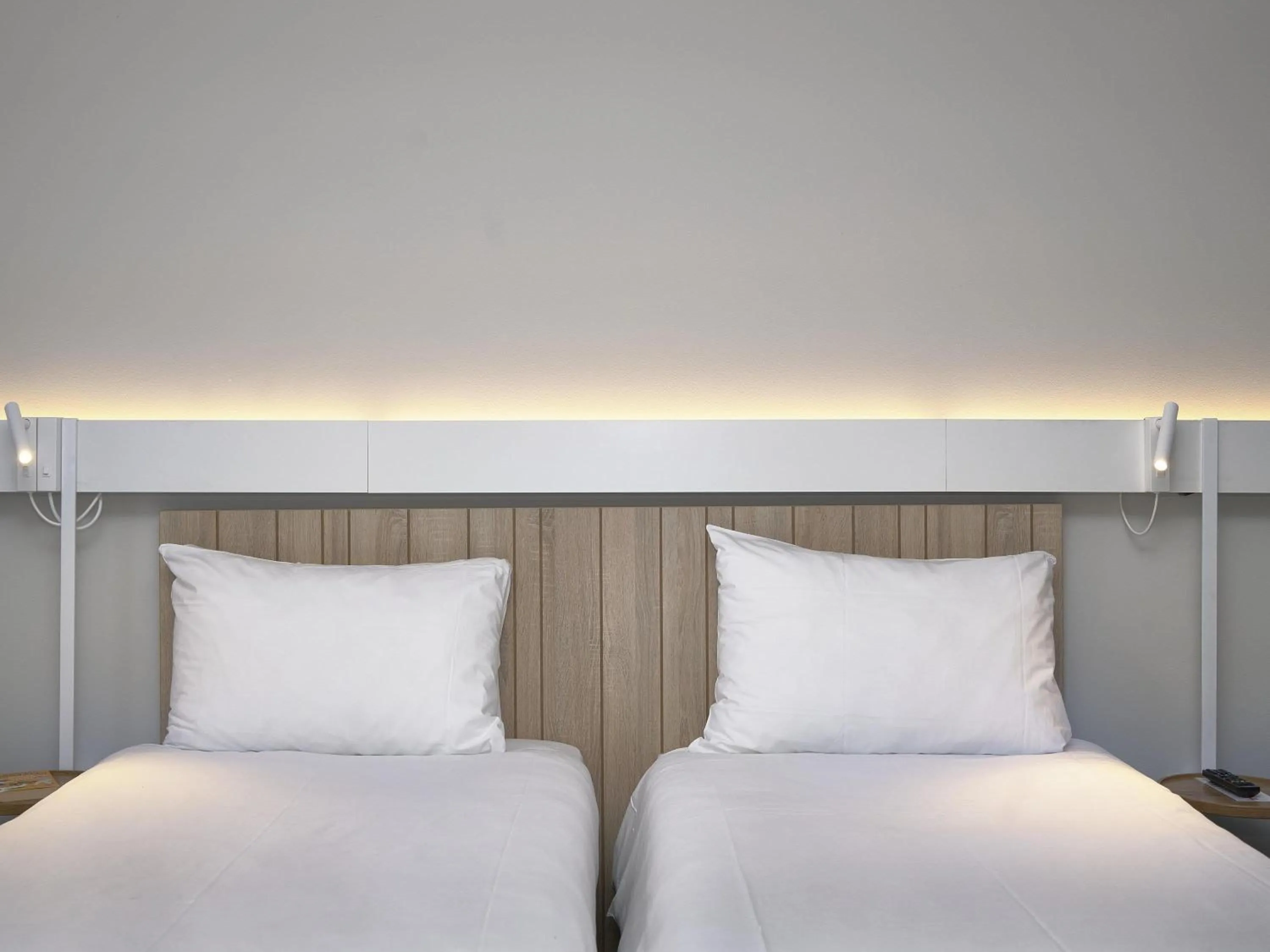 Bedroom, Bed in Ibis Annecy - Cran-Gevrier