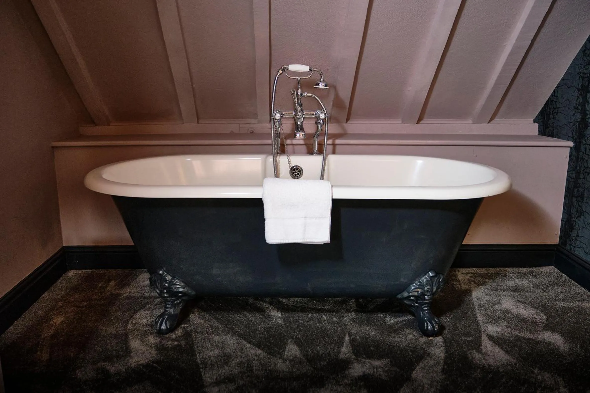 Bath in The Westleton Crown