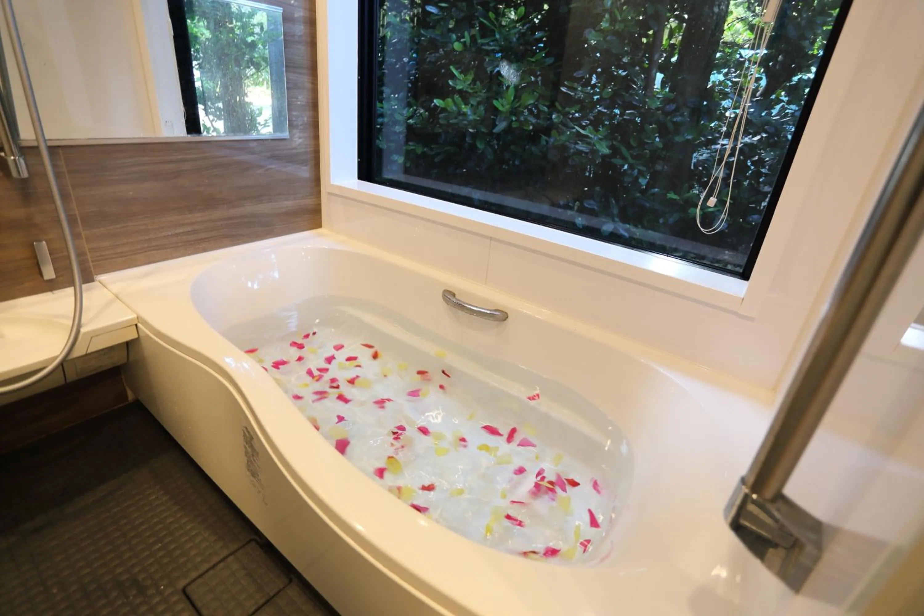 Bathroom in Tabinoteitaku Okinawa Bise HOMANN CONCEPT