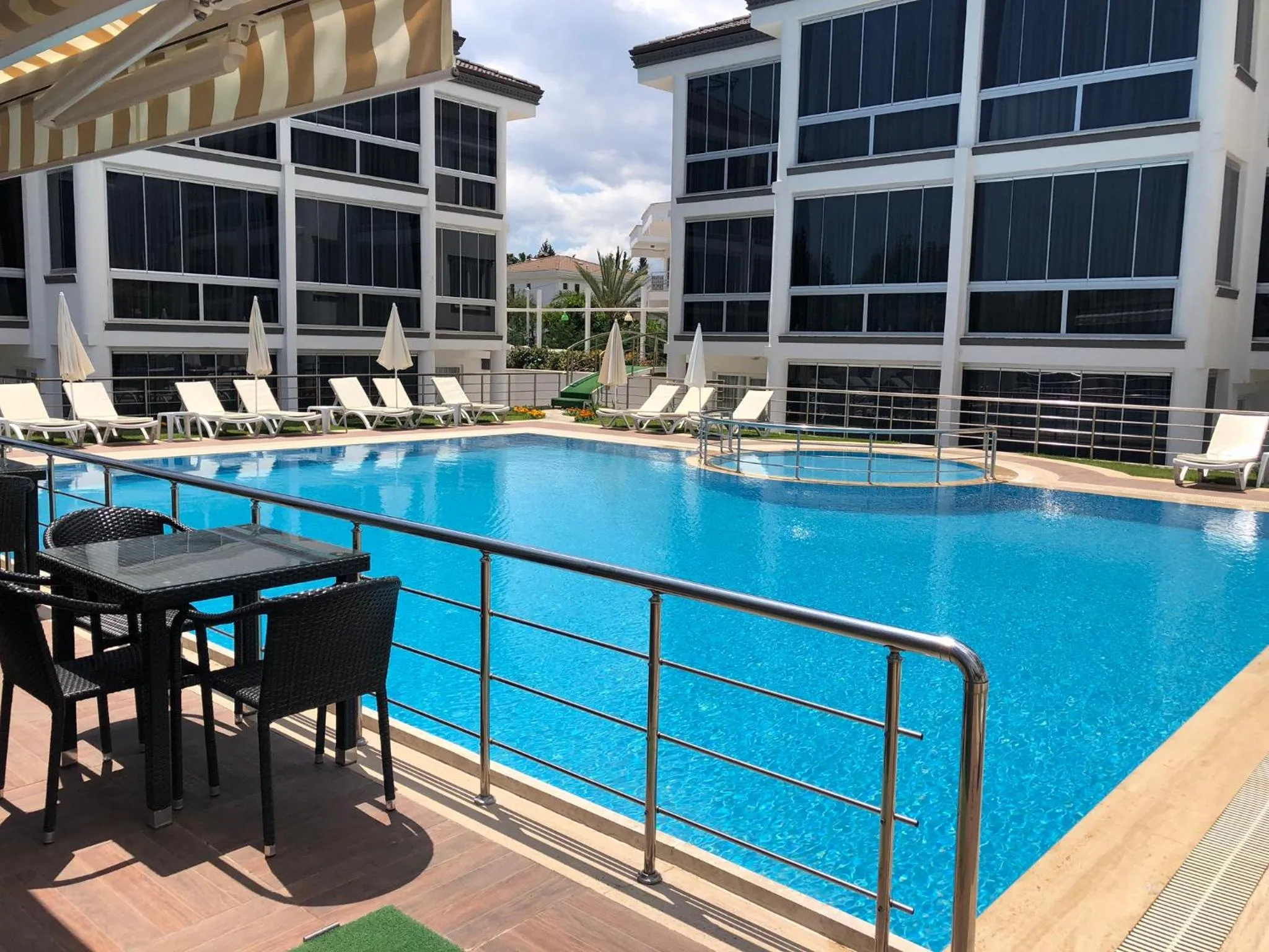 Swimming pool in Agva Apart Otel