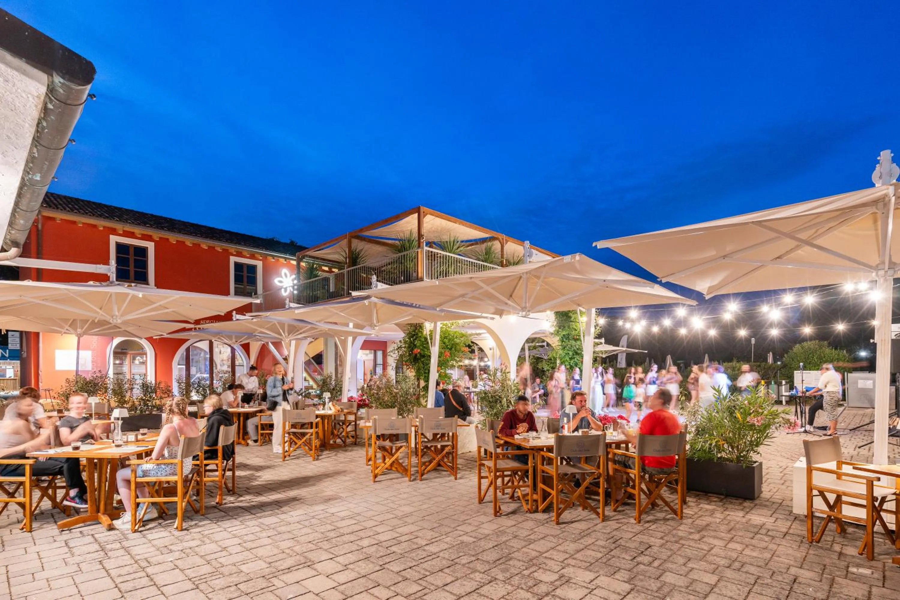 Restaurant/places to eat in Club del Sole Viareggio Family Collection