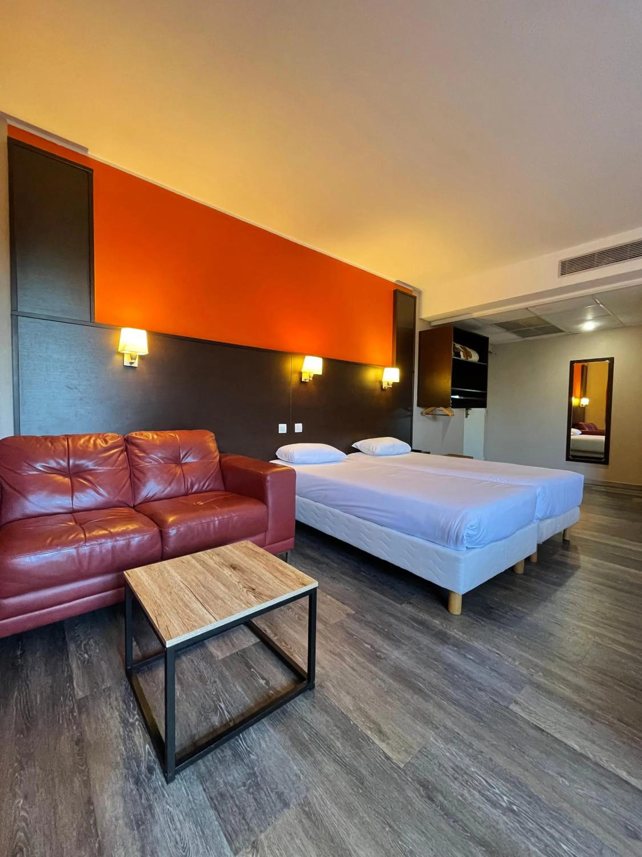 Bed in Hôtel Restaurant Kyriad Direct DIJON NORD - Zenith - Toison d'Or