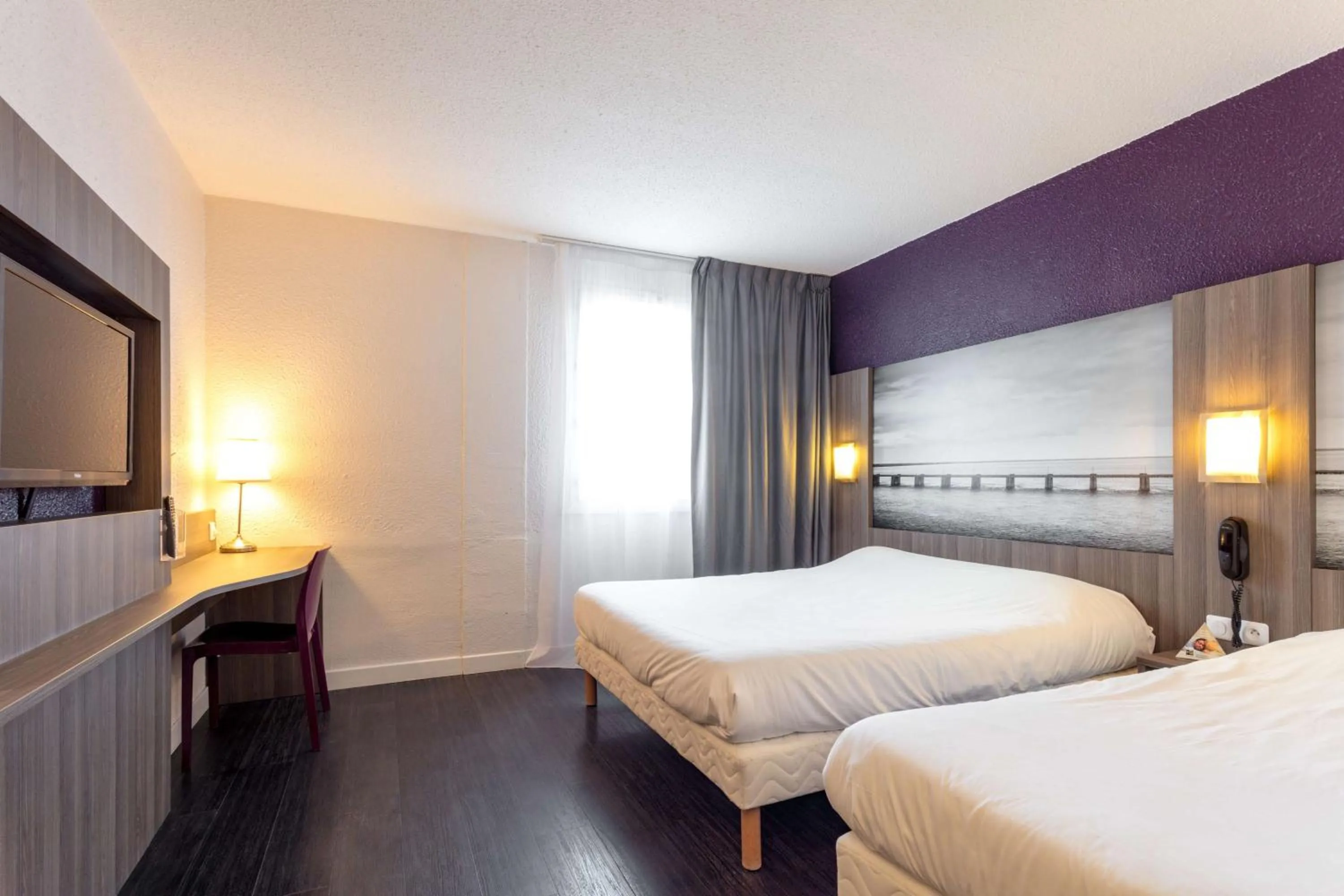 Bedroom, Bed in Brit Hotel Montpellier Parc Expo