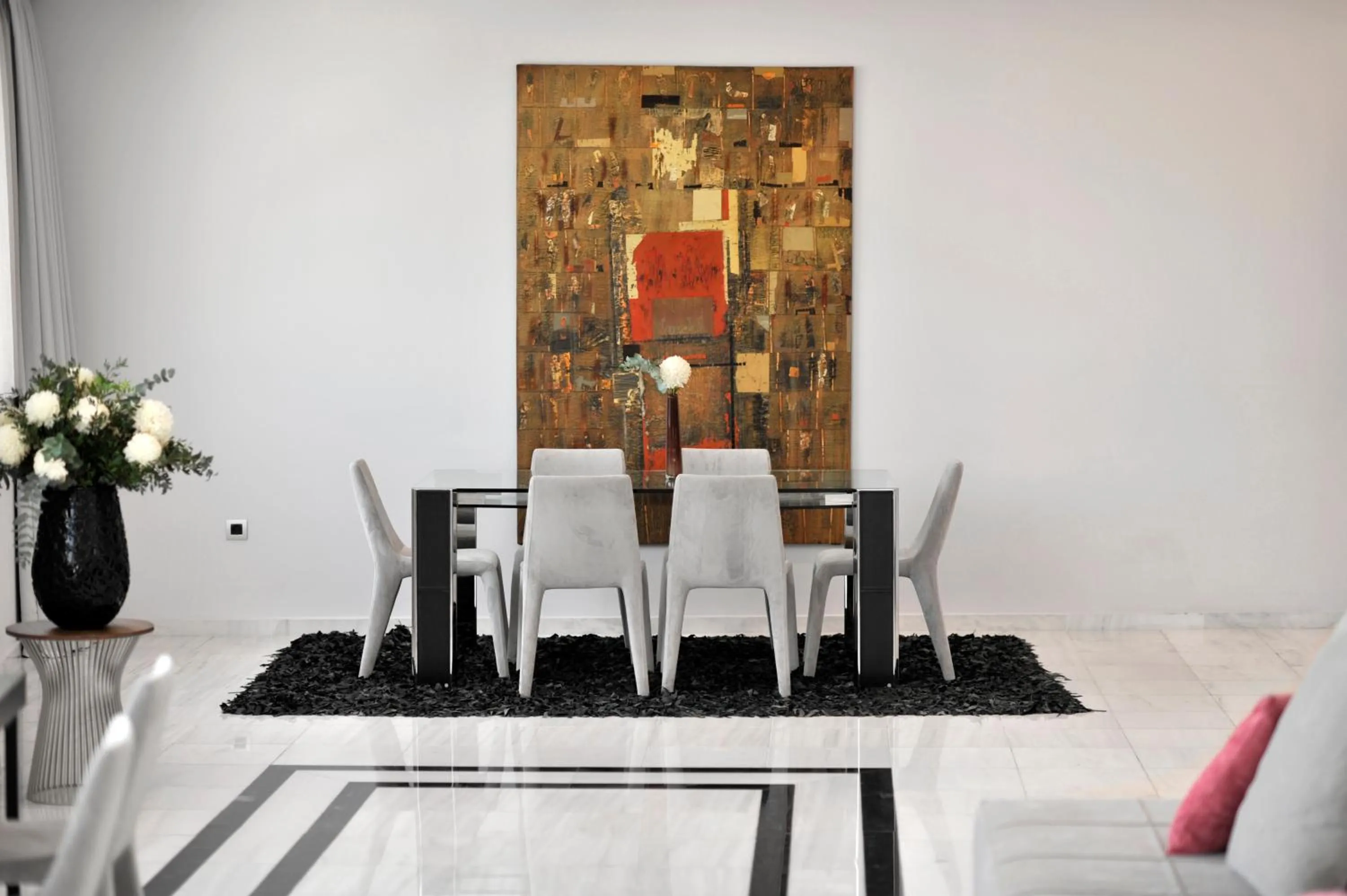 Dining area in Athenaeum Grand Hotel