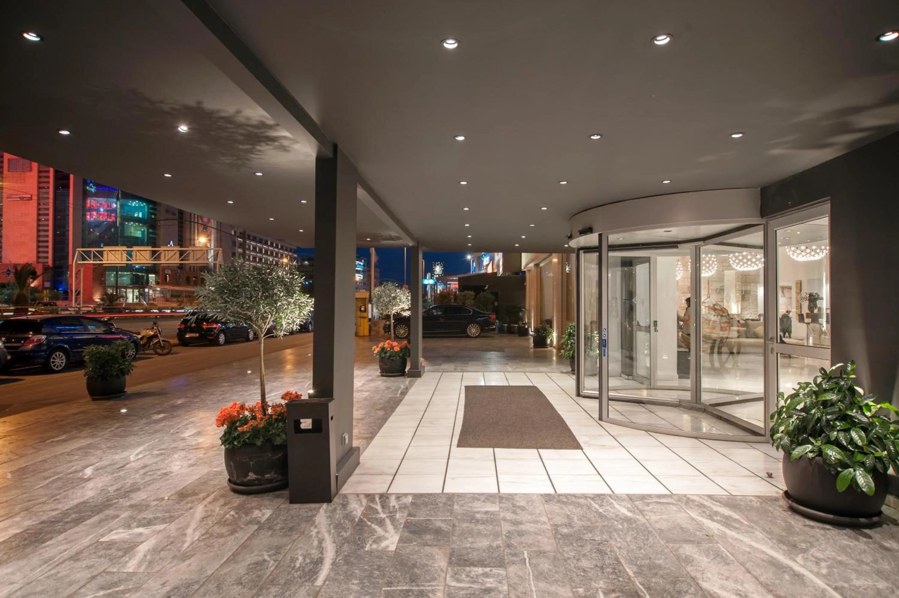 Patio in Athenaeum Grand Hotel