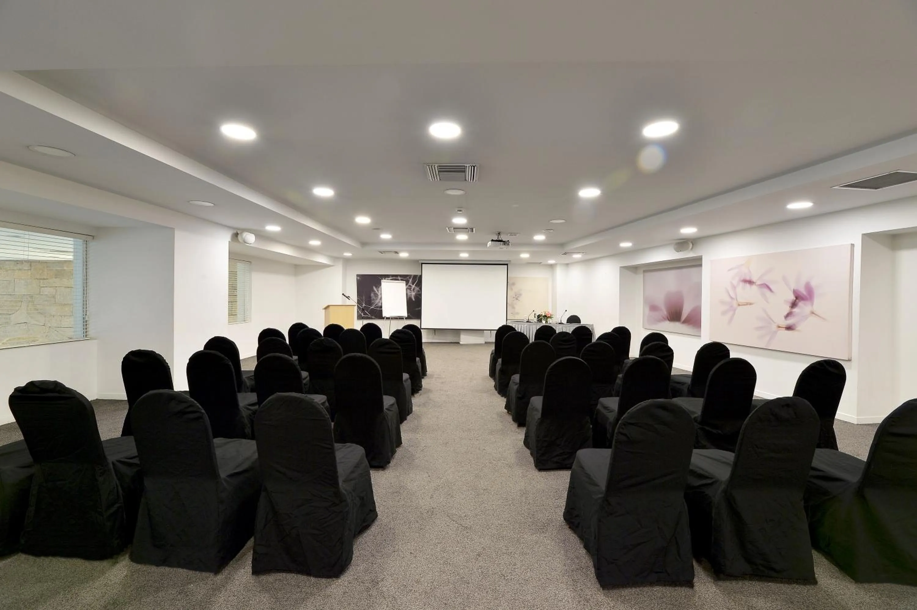 Meeting/conference room in Athenaeum Grand Hotel