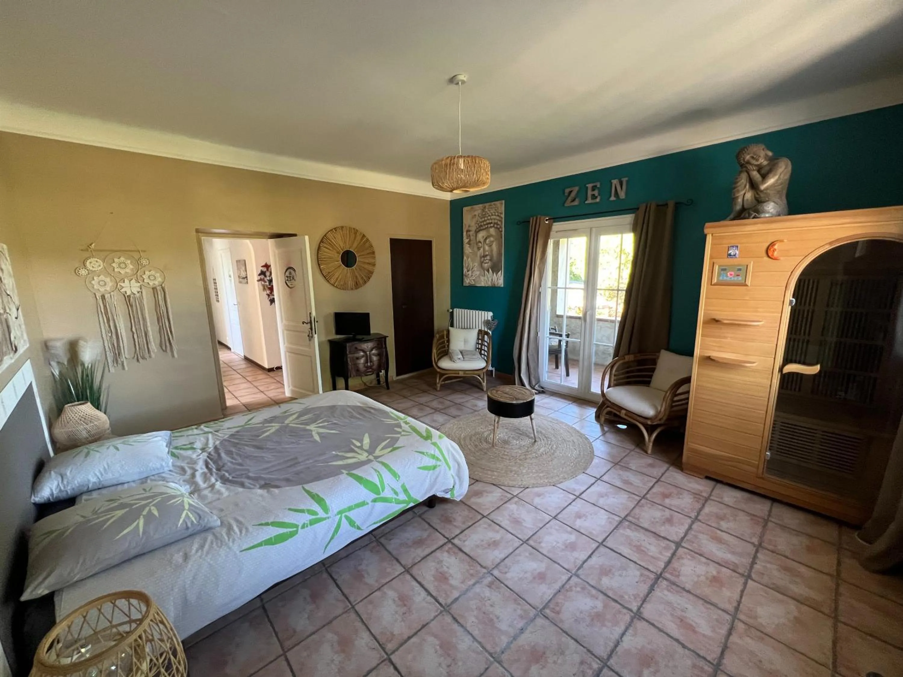 Bed in Bastide du Bonheur Saint Donat