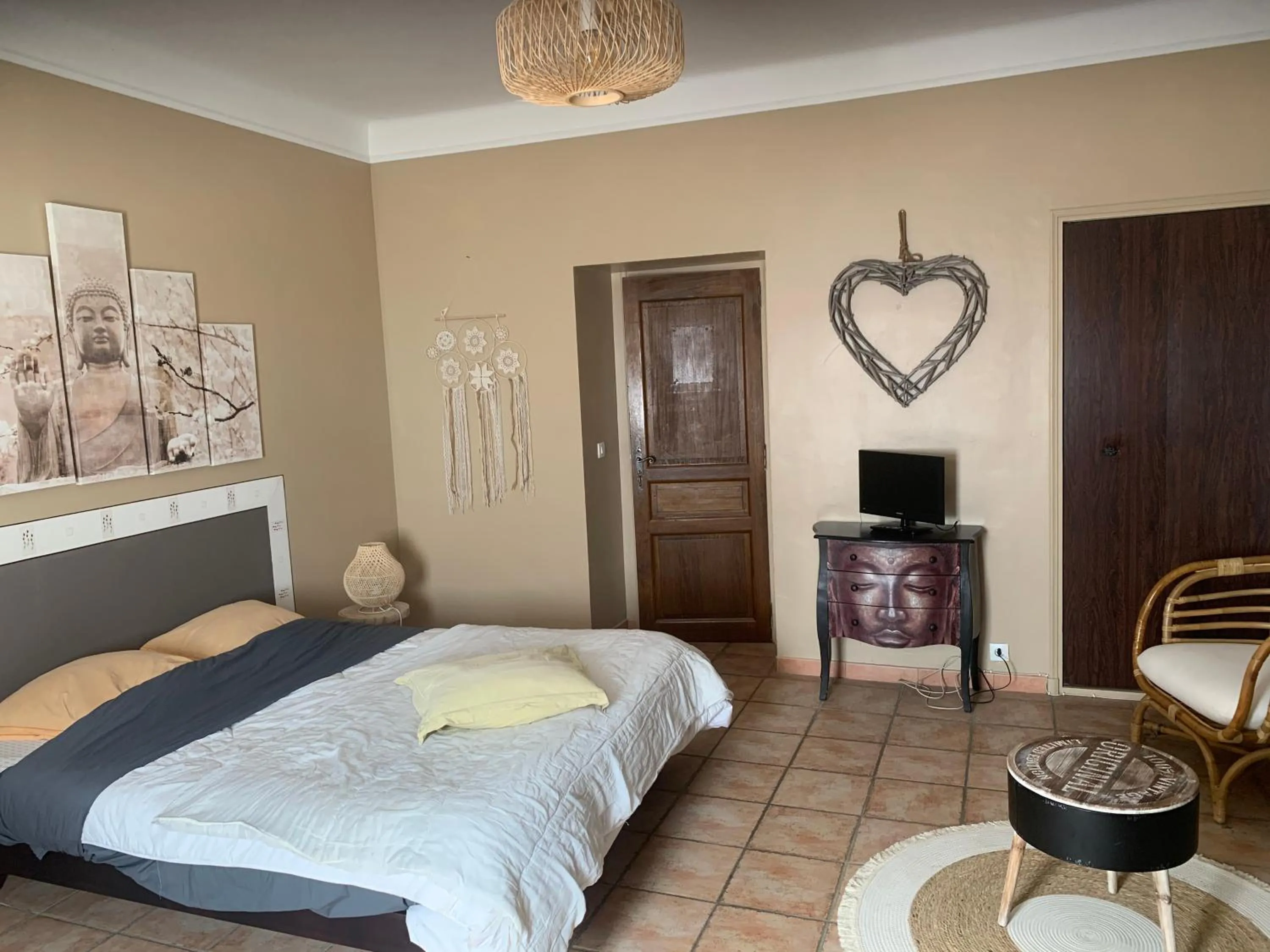 Bed in Bastide du Bonheur Saint Donat