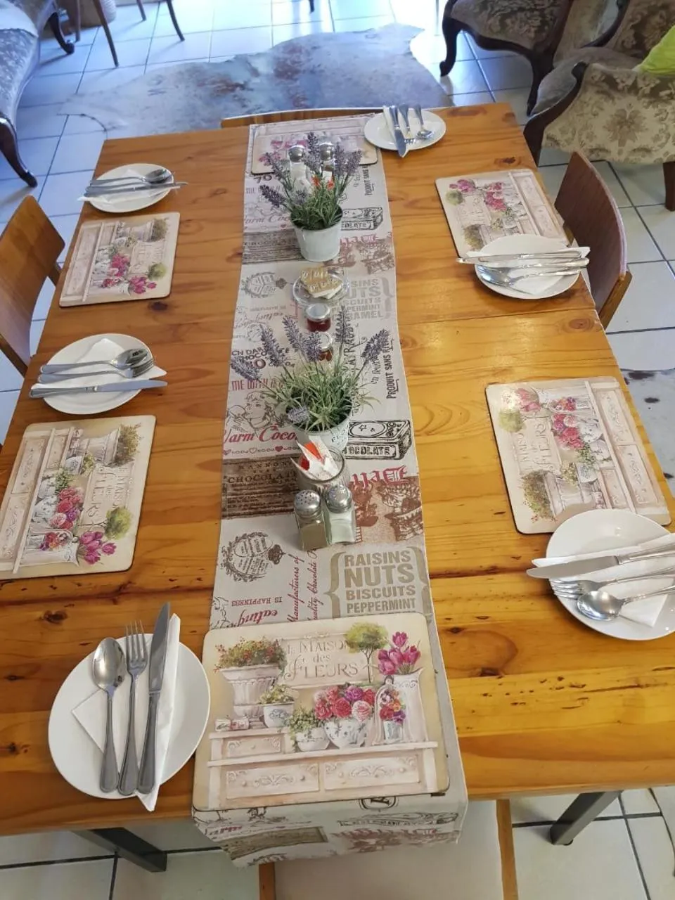 Restaurant/places to eat in Lavender Lane