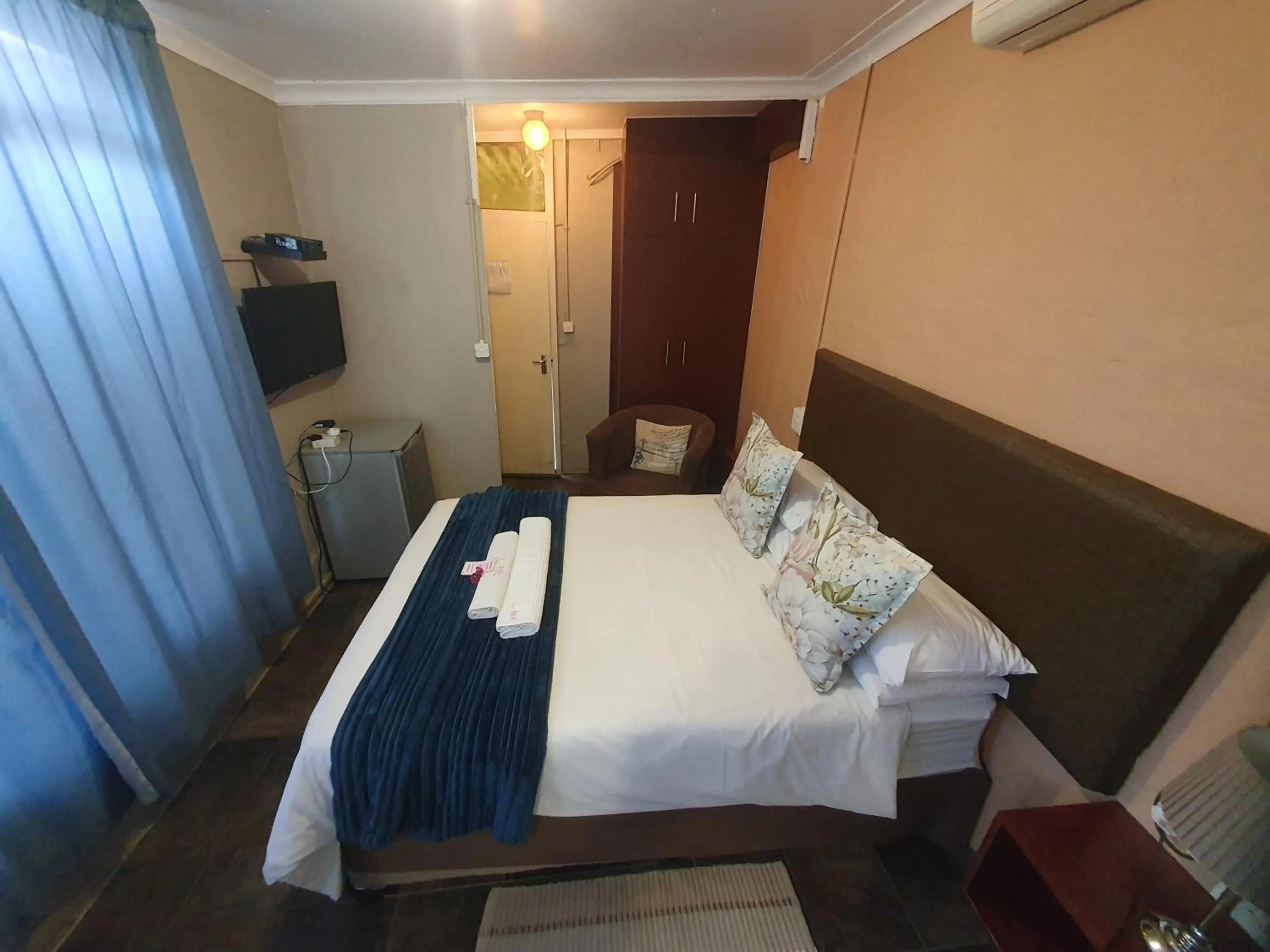 Bed in Lavender Lane