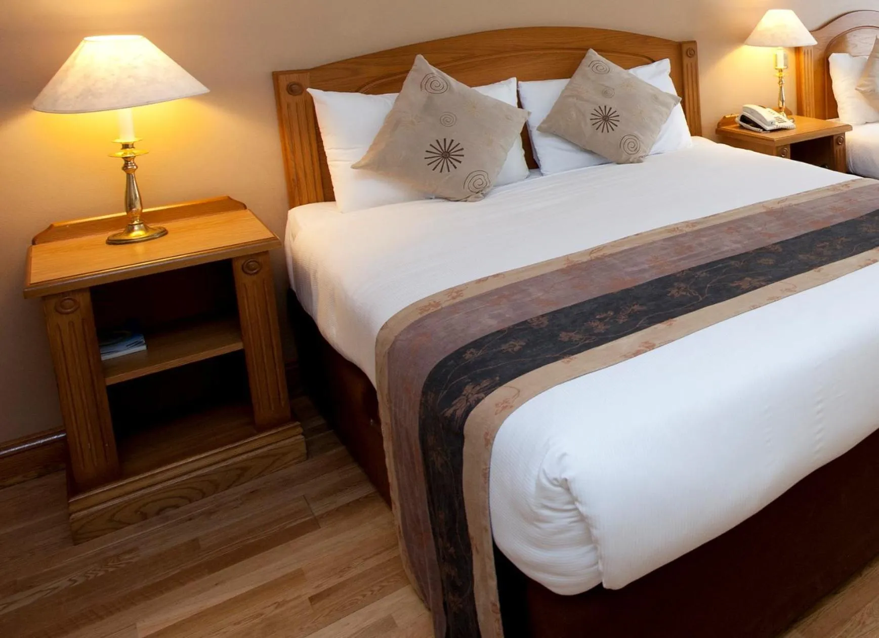 Bedroom, Bed in Majestic Hotel