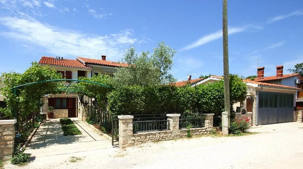 Apartment Pifar
