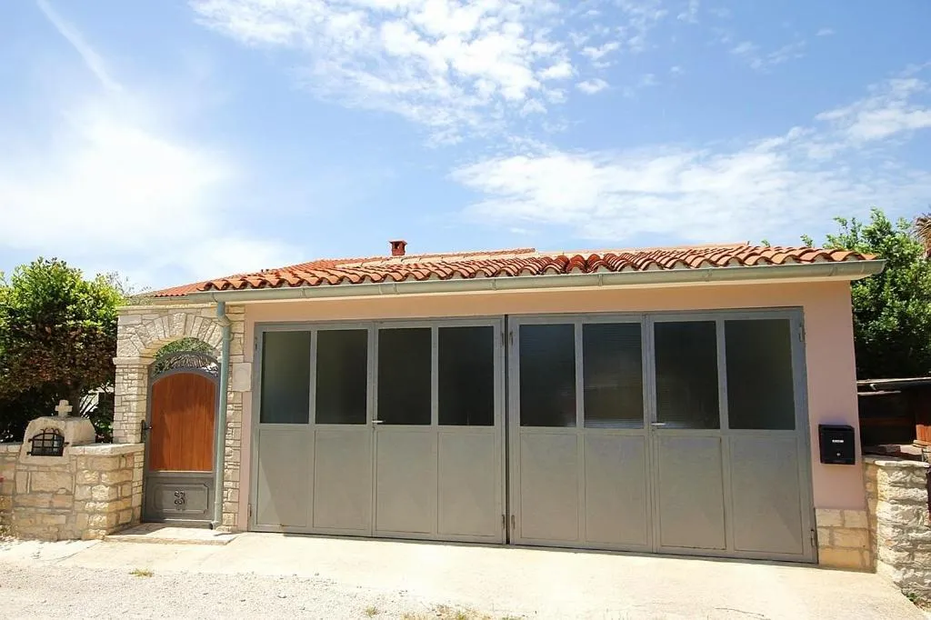 Apartment Pifar