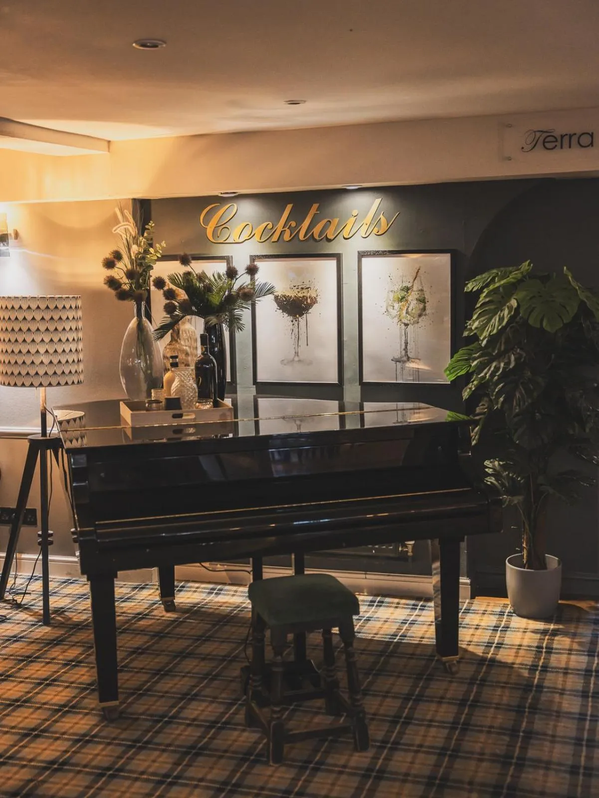 Restaurant/places to eat in Crossways